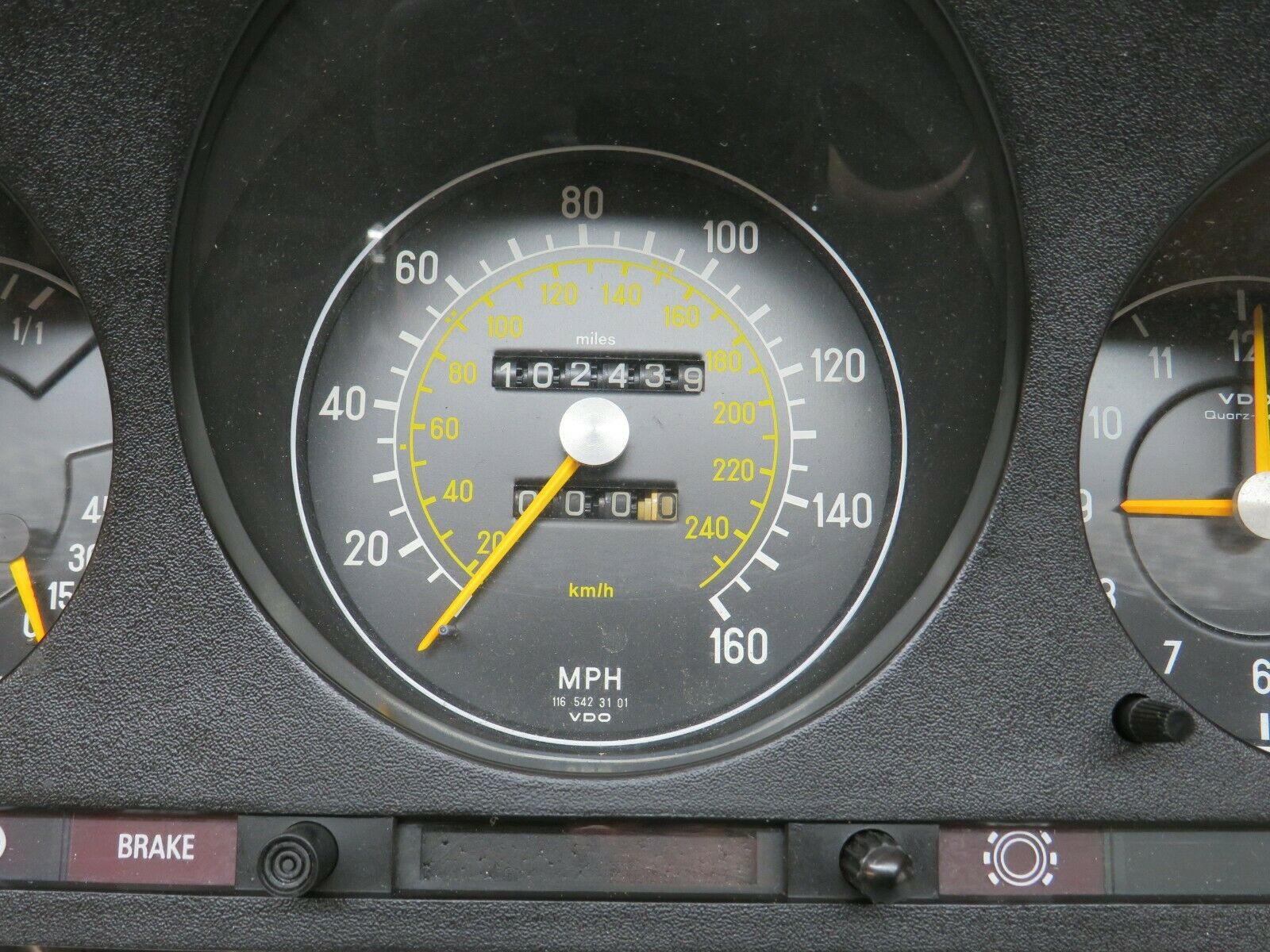 23685 Mercedes-Benz W116 350SE Instrument Cluster 87001021 1165423101