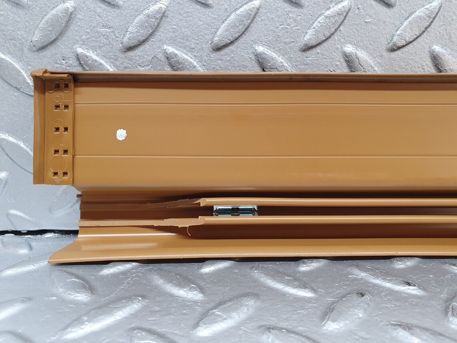 41416 Mercedes-Benz W124 200E Rear Left Door Sill Trim Palomino