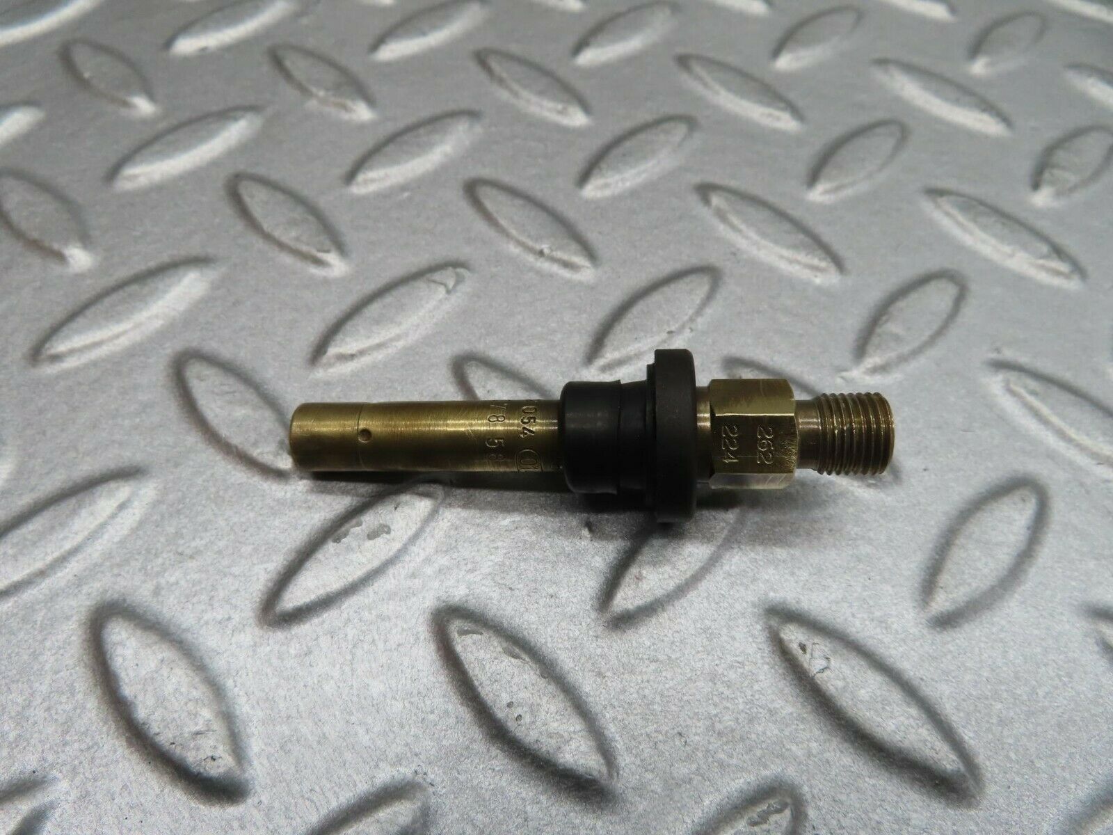 12171 Mercedes-Benz R129 300SL Coupe Fuel Injector 0437502054