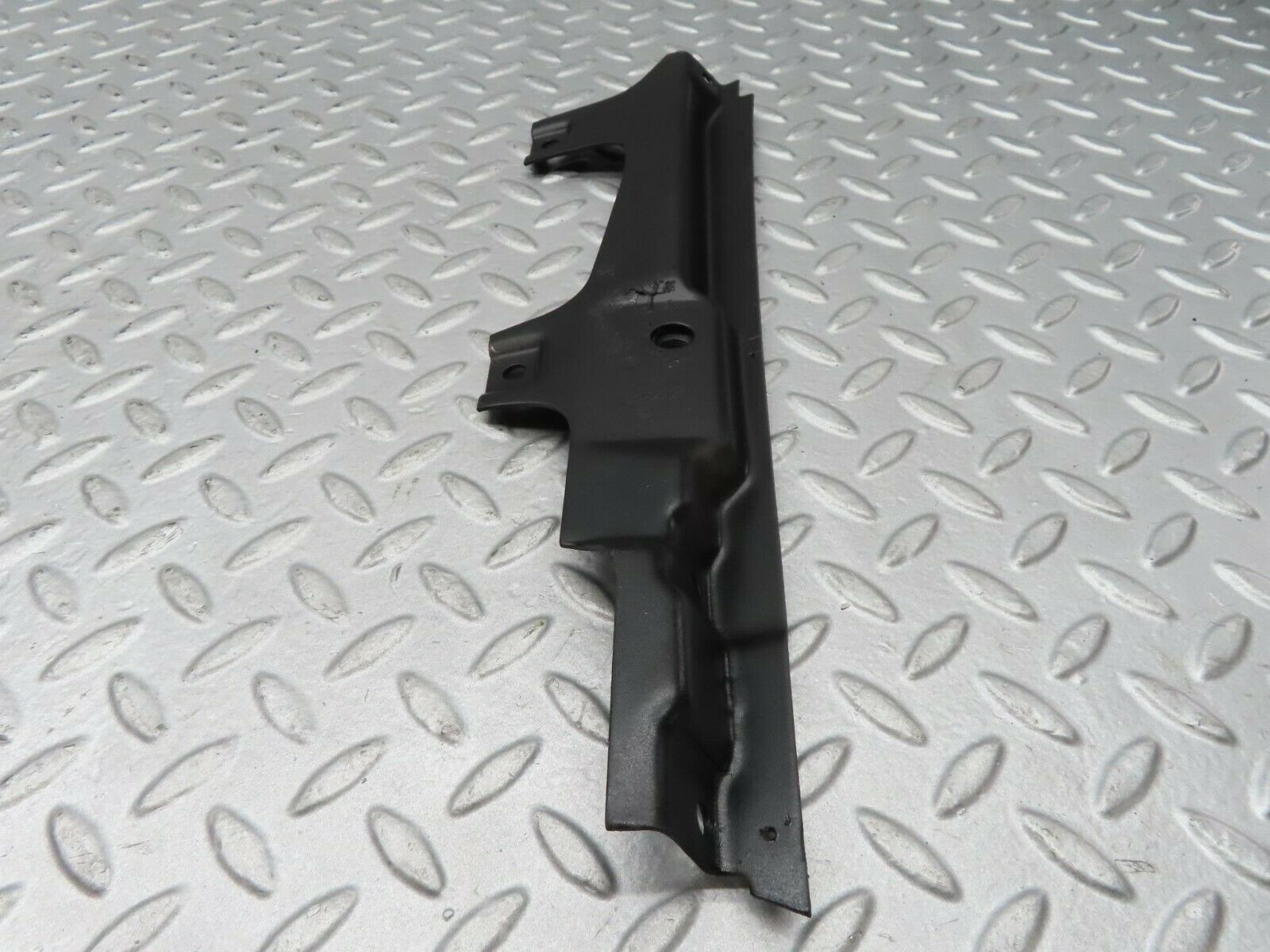 16658 Mercedes-Benz C107 380SLC Rear Left Inner Window Seal Holder Bracket