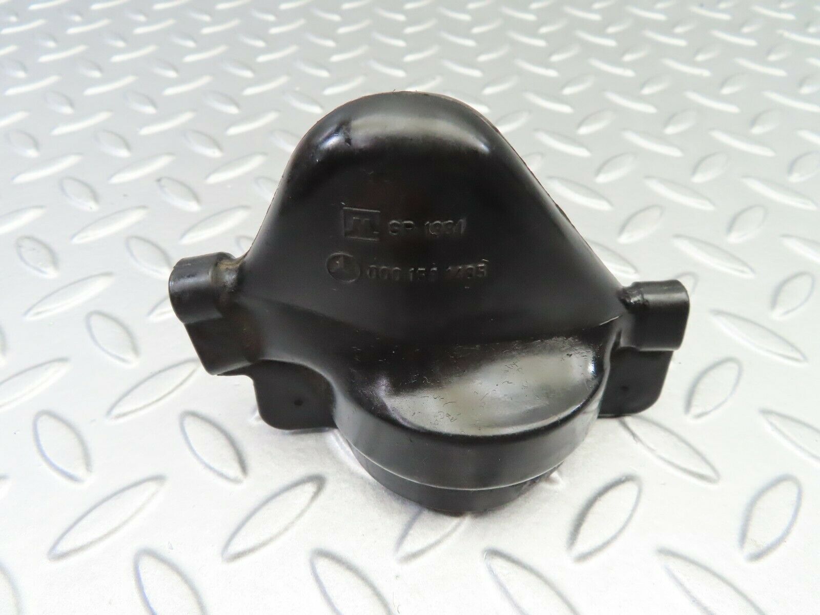 6826 Mercedes-Benz C107 350SLC Coupe Ignition Coil Cover Cap 0001581485