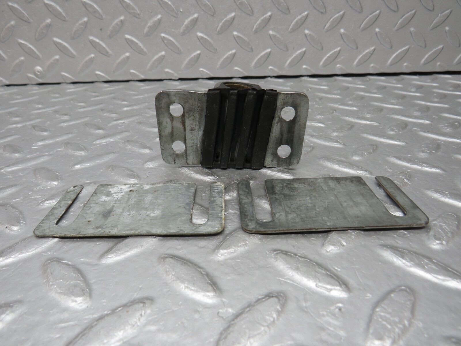 37478 Mercedes-Benz W109 300SEL Door Lock Latch Right