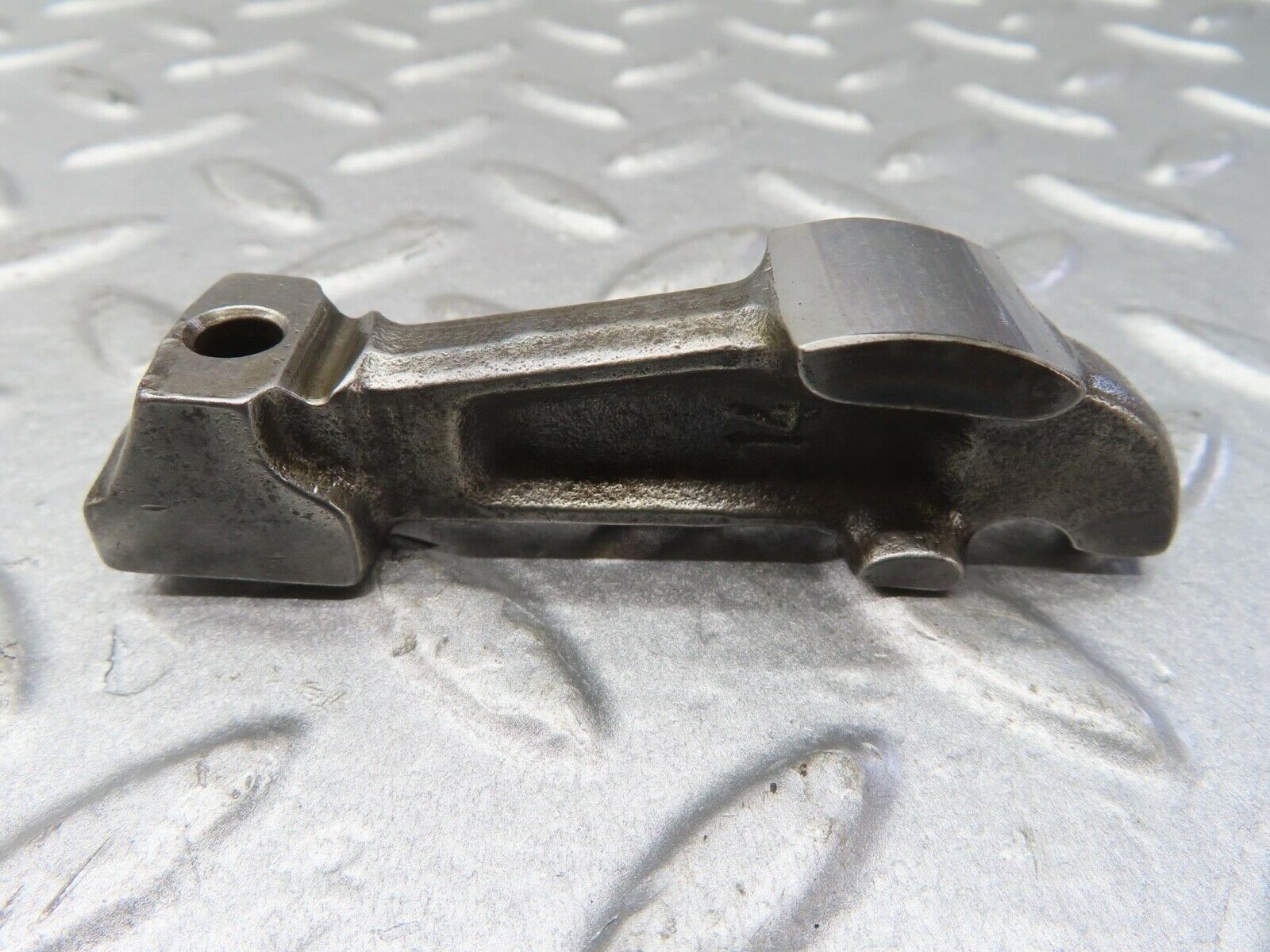 13372 Mercedes-Benz W111 230S Valve Rocker Arm With Retaining Spring