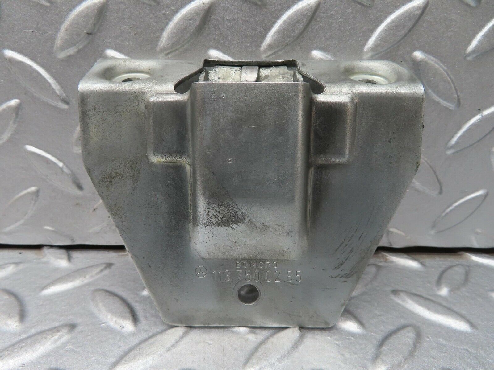 14449 Mercedes-Benz W116 350SE Trunk Boot Lock Latch 1137500285