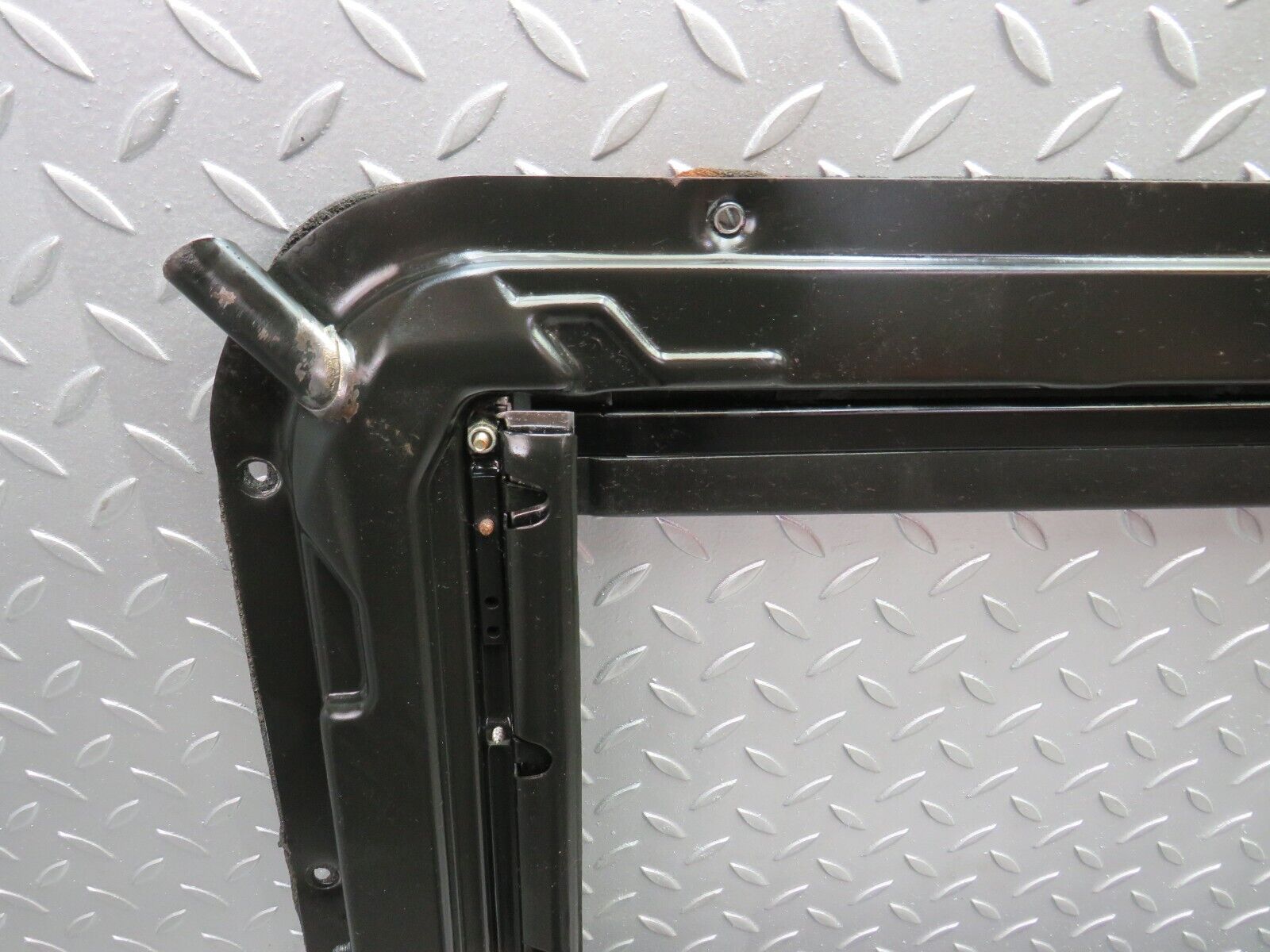 28908 Mercedes-Benz C124 320CE Coupe Power Sunroof Frame