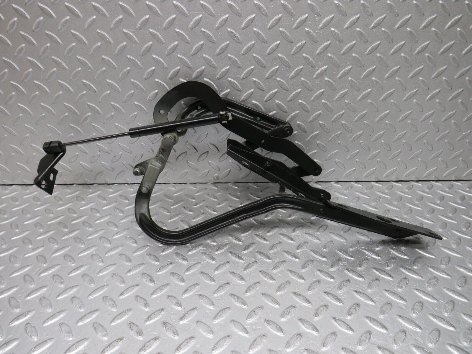 37852 Mercedes-Benz A124 320E Cabriolet Trunk Boot Soft Top Hinge Right Side