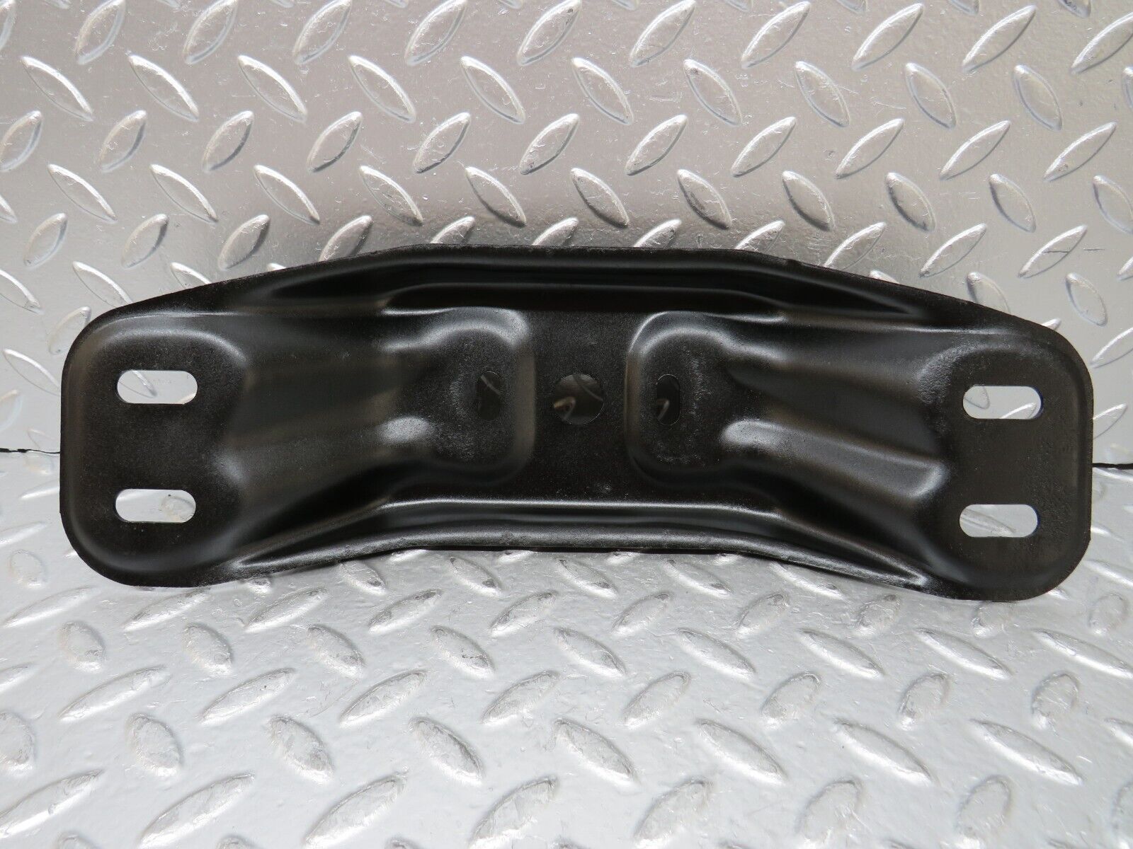 26737 Mercedes-Benz C124 220CE Coupe Gearbox Mount Bracket Holder