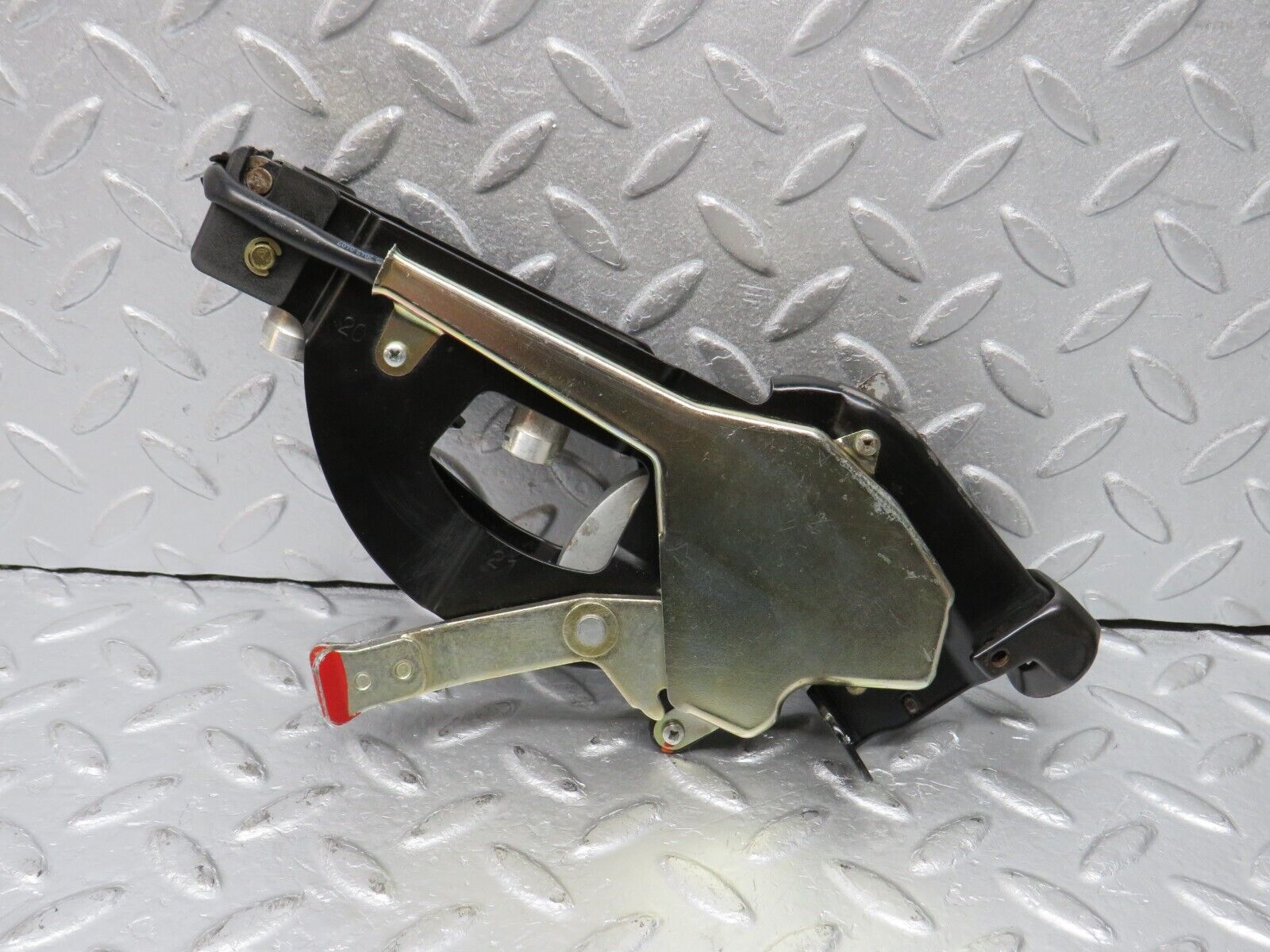 38357 Mercedes-Benz R129 280SL Coupe Rear Right Roof Lock Mechanism 1298001774 1298001274