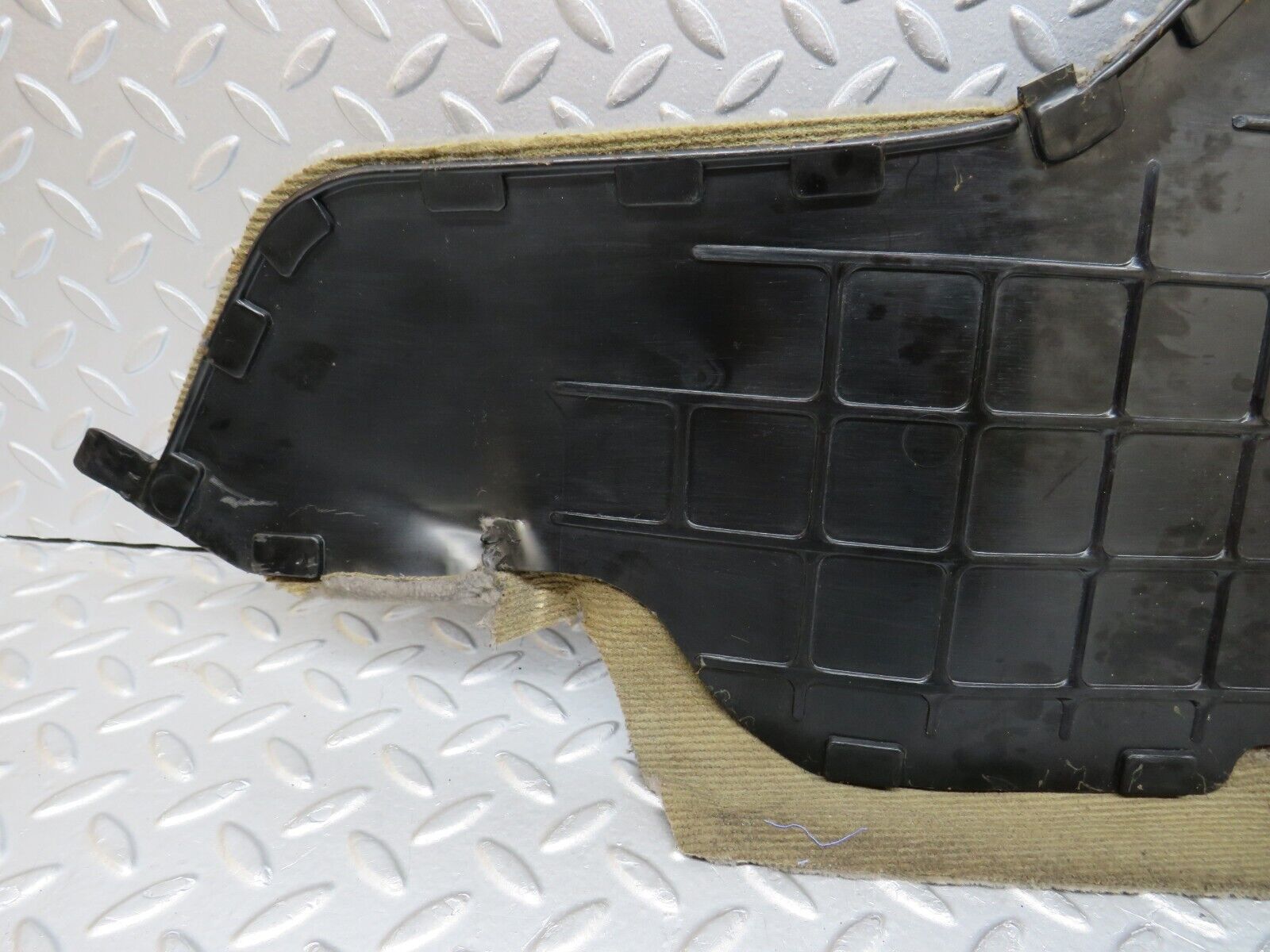 36233 Mercedes-Benz W126 420SE Centre Console Carpet Left Grey 1266831525