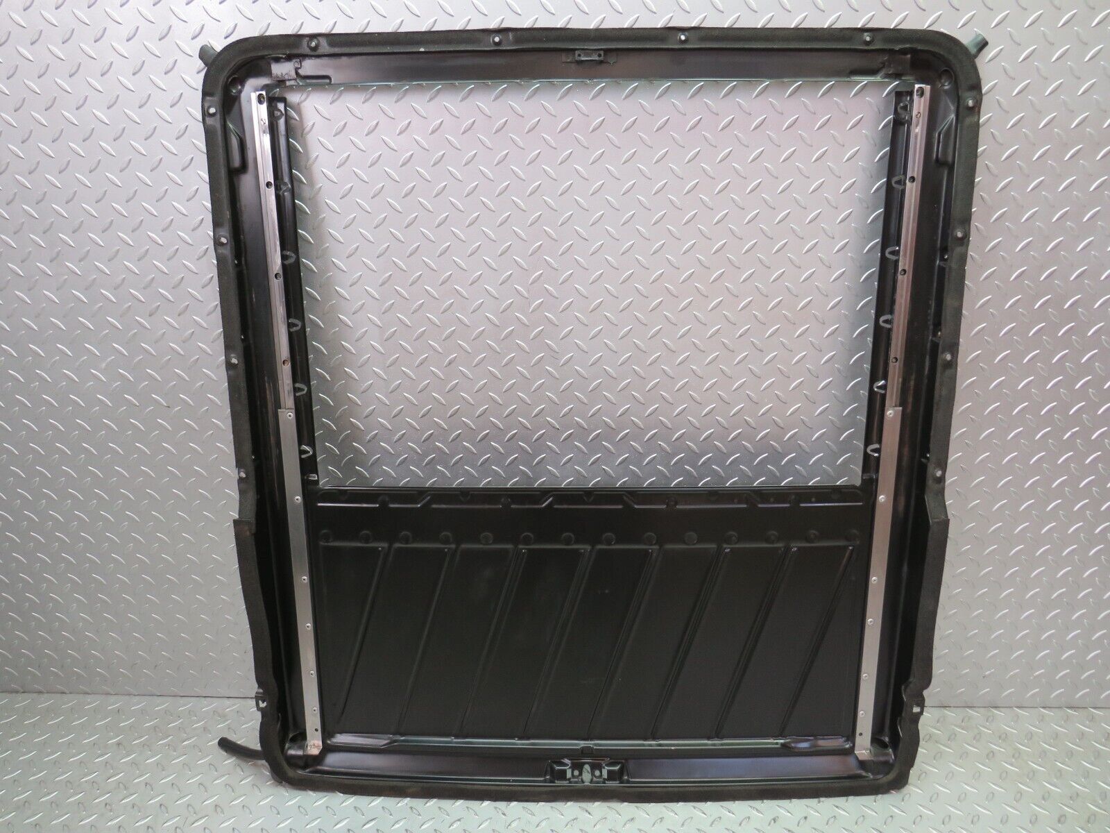 26622 Mercedes-Benz C124 220CE Coupe Power Sunroof Frame