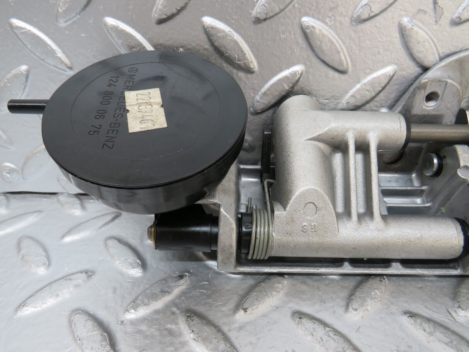 25819 Mercedes-Benz W124 280E Rear Headrest Folding Mechanism 2029700025