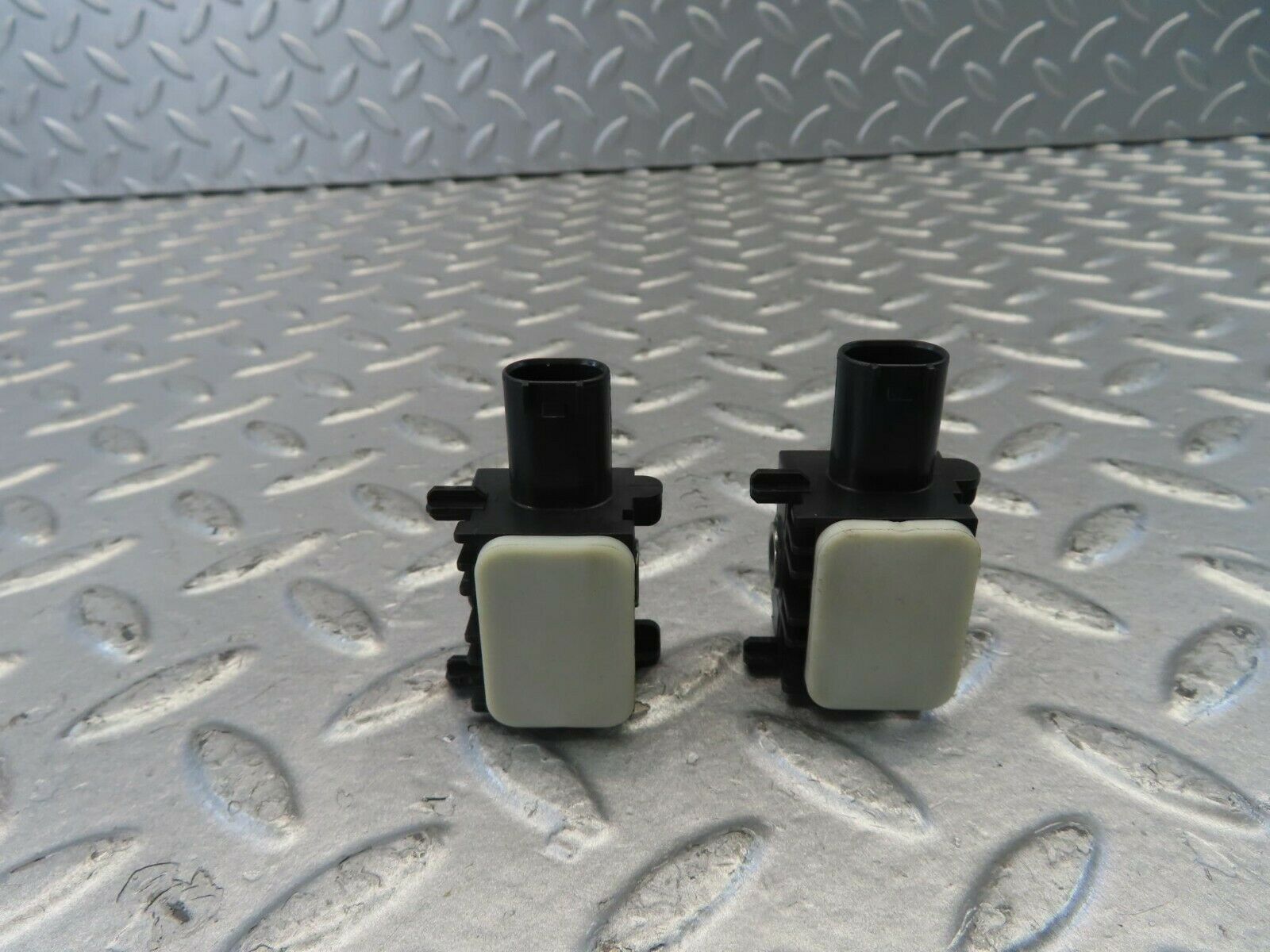 11136 Mercedes-Benz W221 S320 Crash Sensor 0038202826