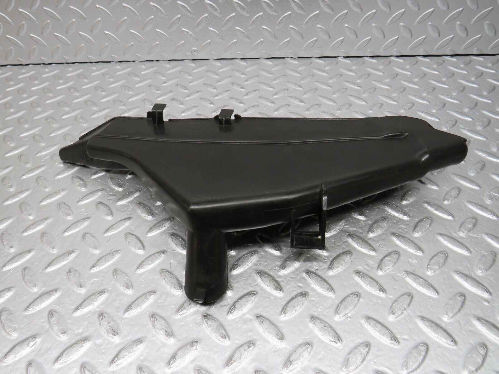 31687 Mercedes-Benz W201 190LE 1.8L Front Right Rain Gutter Drain Channel 2016280273