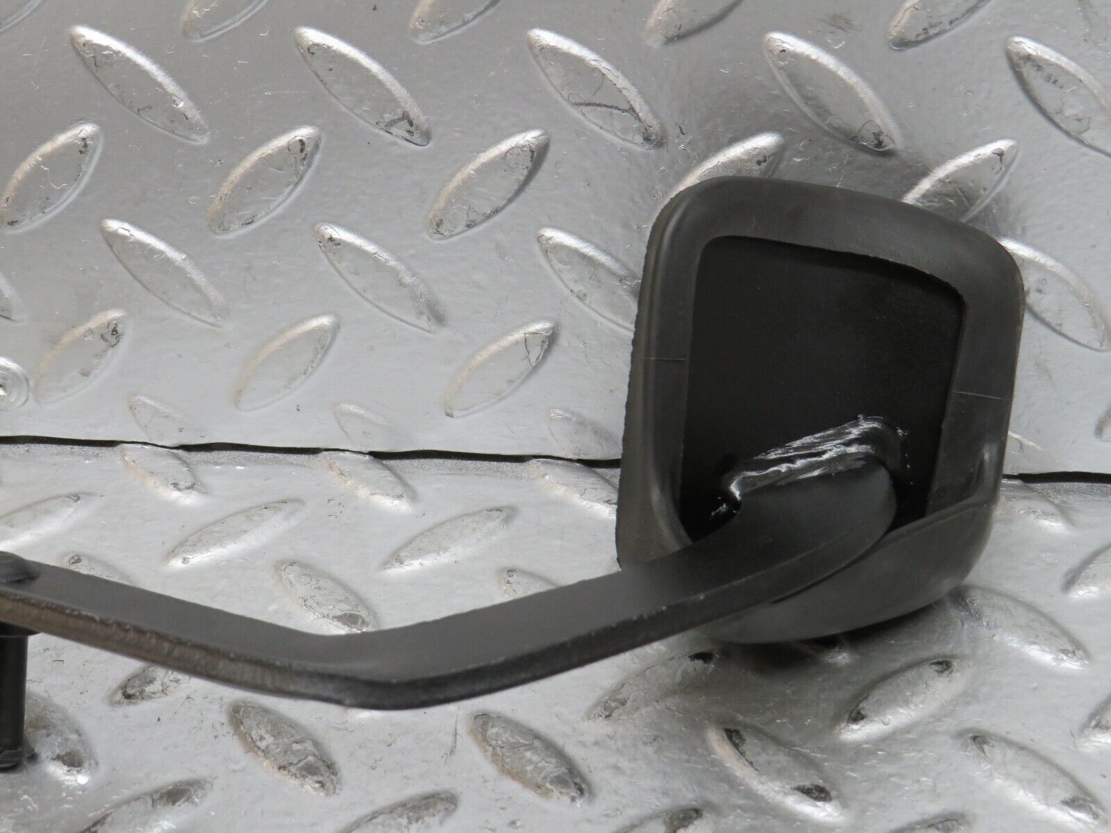 28446 Mercedes-Benz S123 240D Wagon Clutch Pedal With Rubber