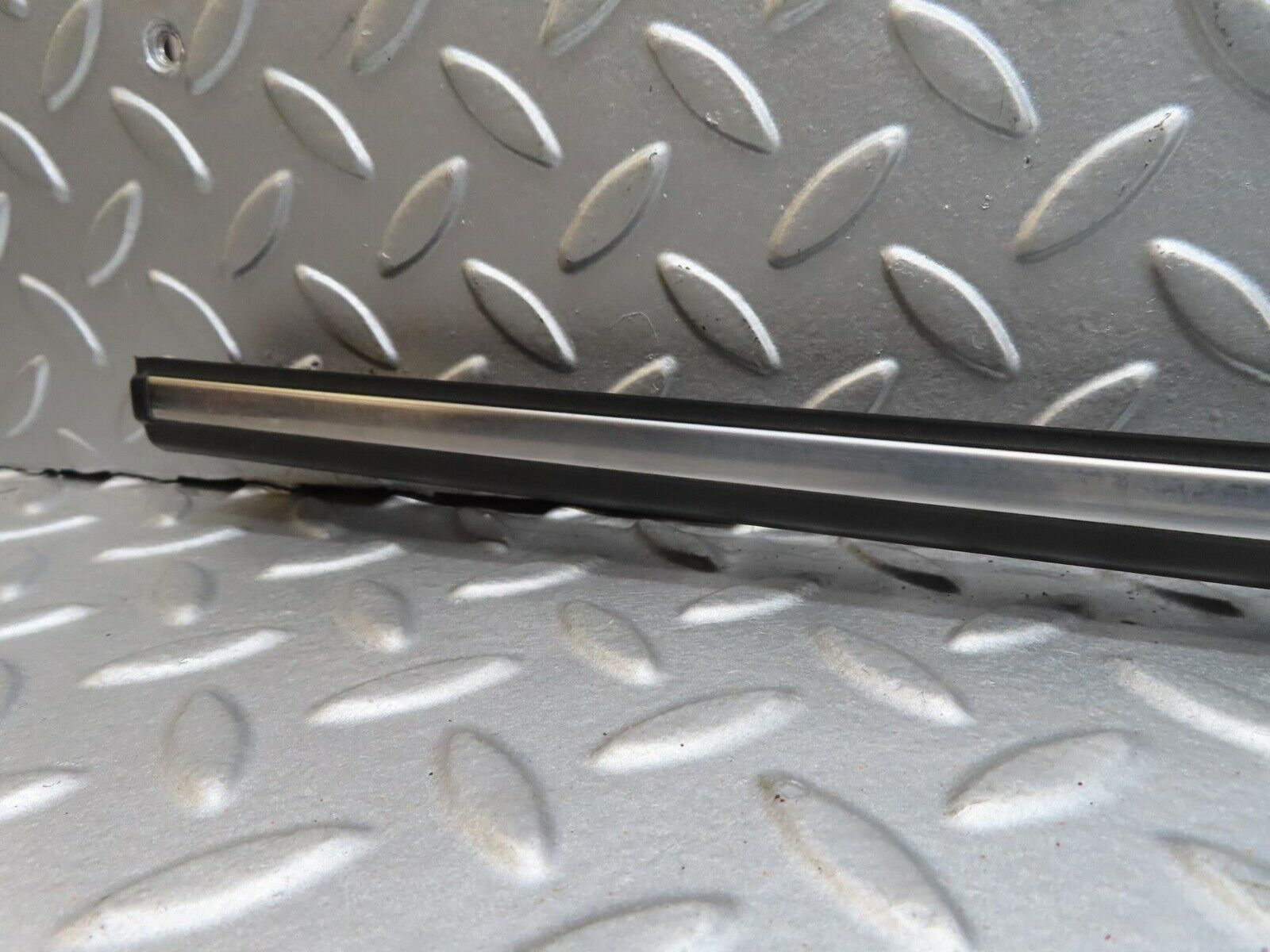 15862 Mercedes-Benz W123 280E Trunk Boot Lid Chrome Moulding Trim