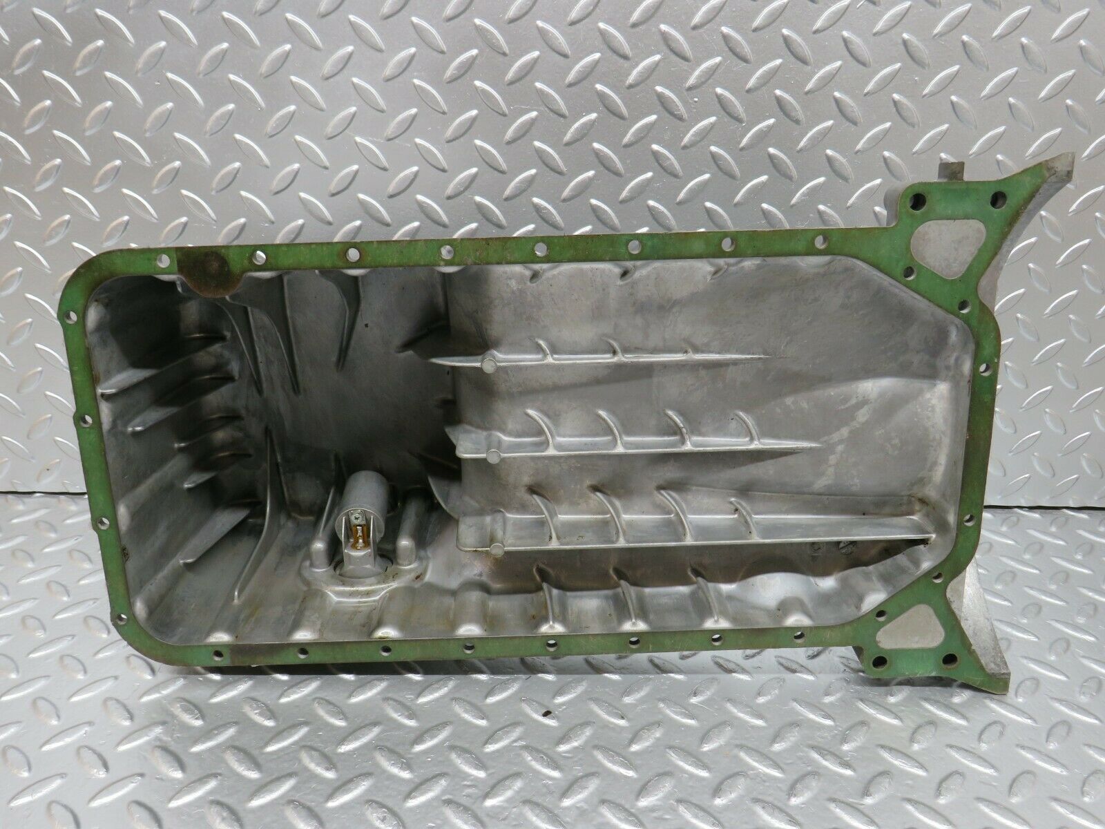 24432 Mercedes-Benz S124 220TE Wagon Oil Pan Oil Sump 1110140202