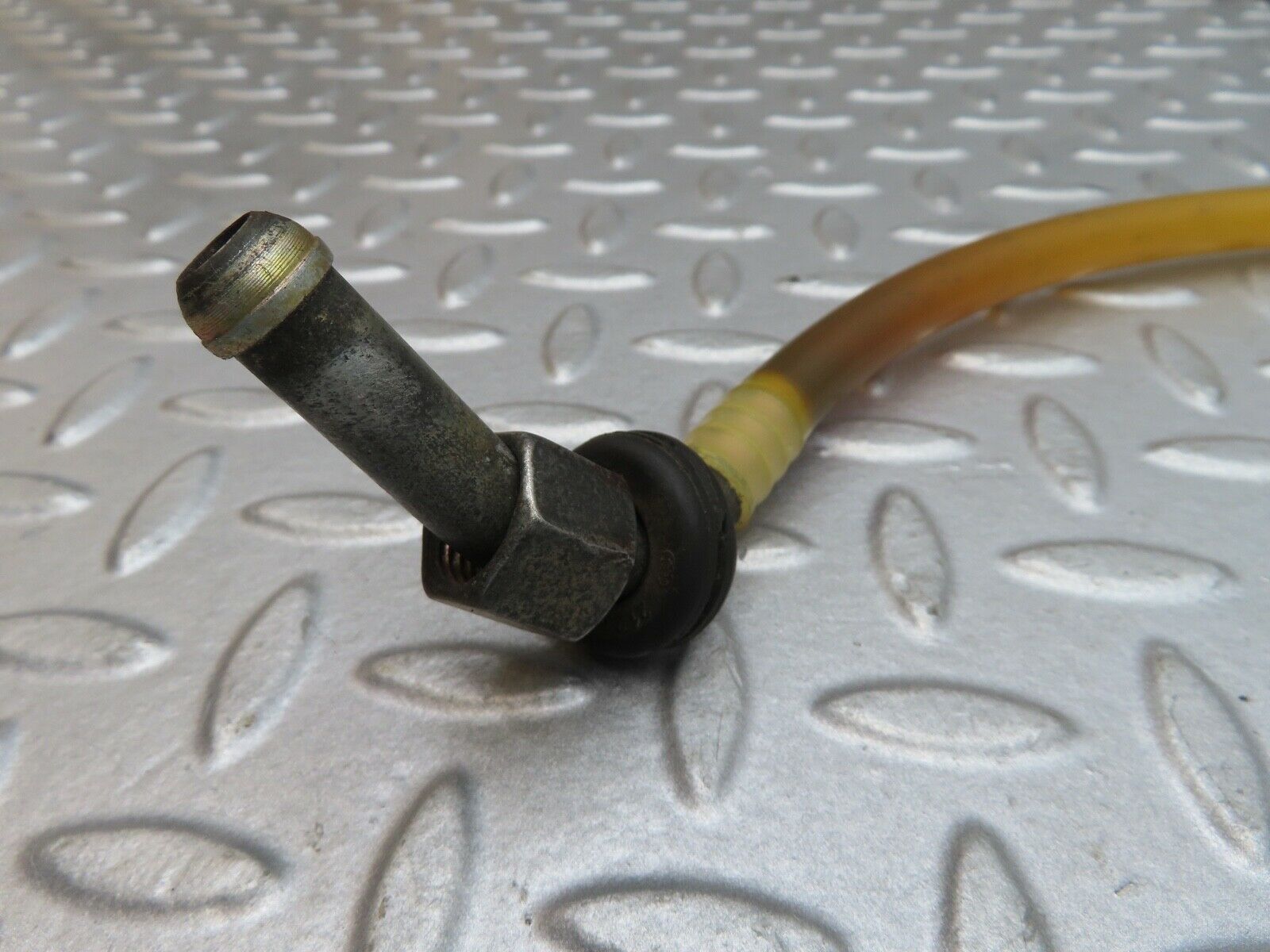 17023 Mercedes-Benz C123 280CE Coupe Brake Servo Vacuum Pipe
