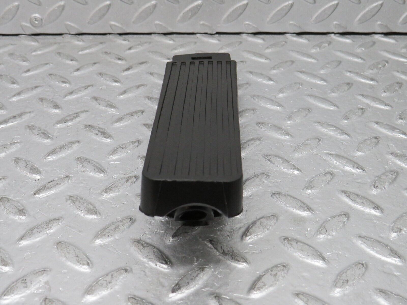 37940 Mercedes-Benz A124 320E Cabriolet Accelerator Pedal With Rubber 1263000504 1233010082