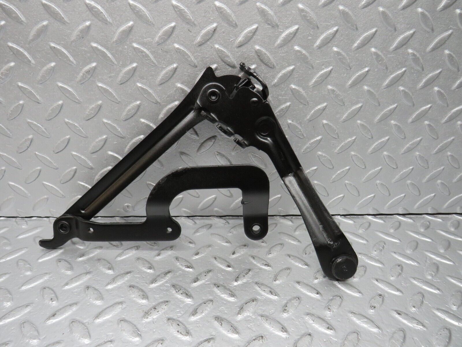 40547 Mercedes-Benz W123 300D Bonnet Hinge Right Side