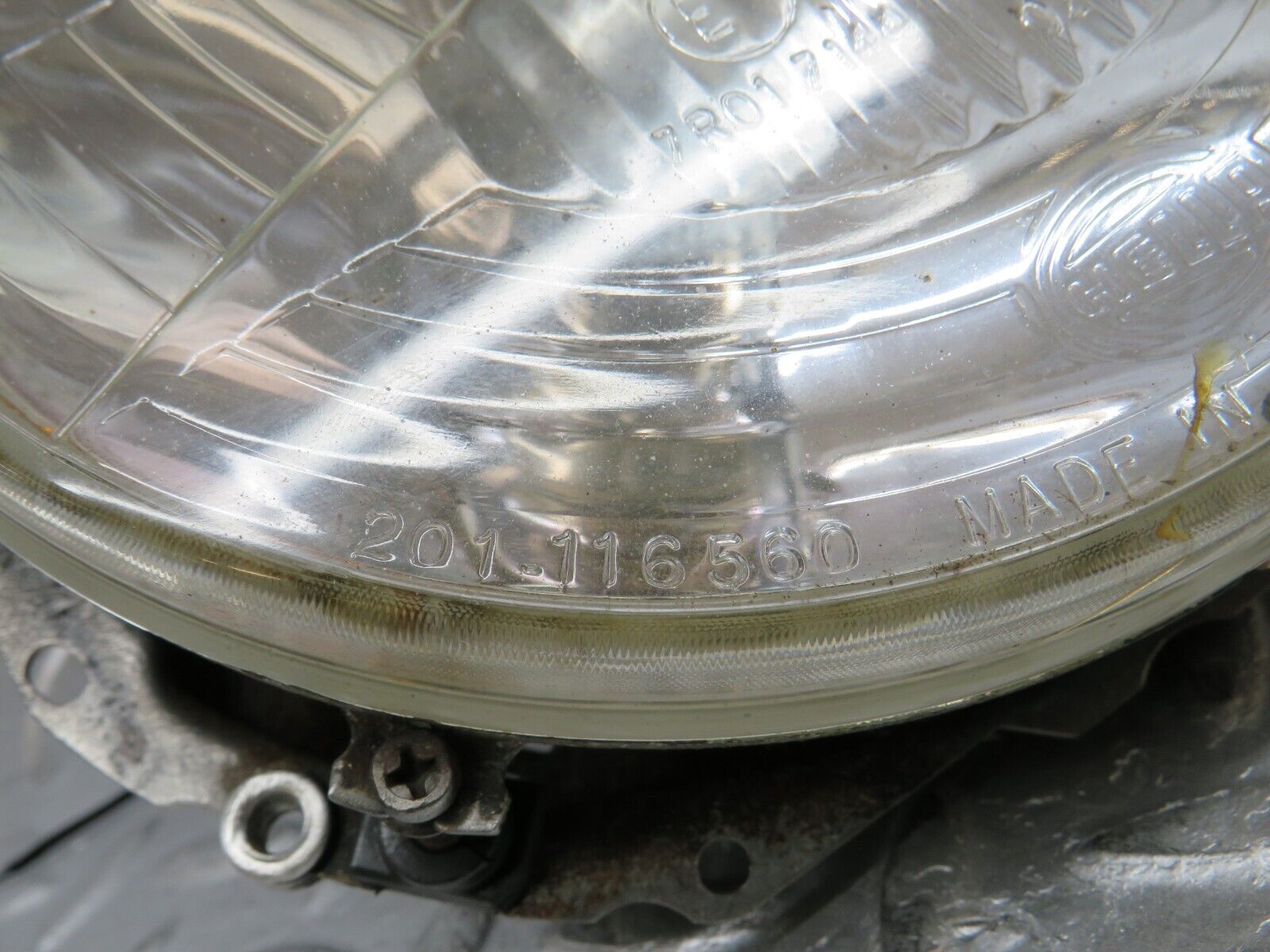30021 Porsche 924 Headlight Hella 201116560