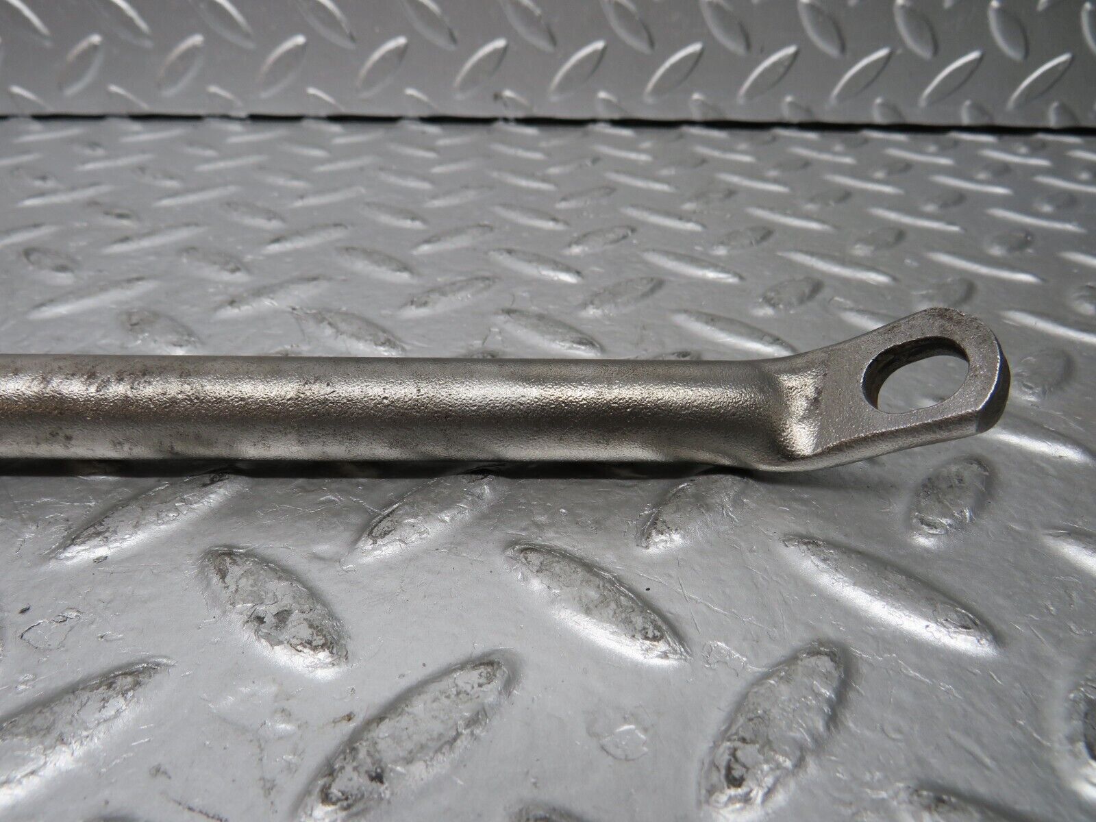 29948 Mercedes-Benz W123 230E Power Steering Pump Holder Bracket