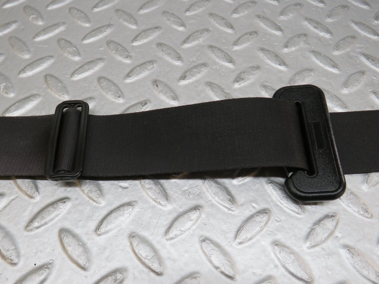 35875 Mercedes-Benz W108 Front Right Seat Belt & Buckle 116639489 123306589