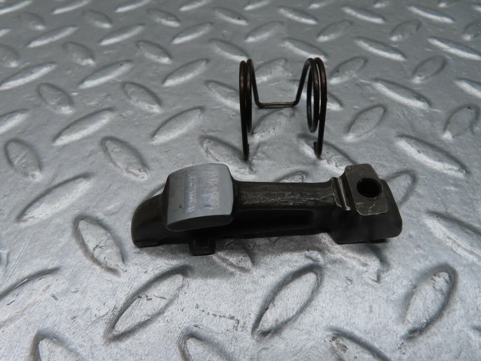 12870 Mercedes-Benz W111 220SE Valve Rocker Arm With Retaining Spring