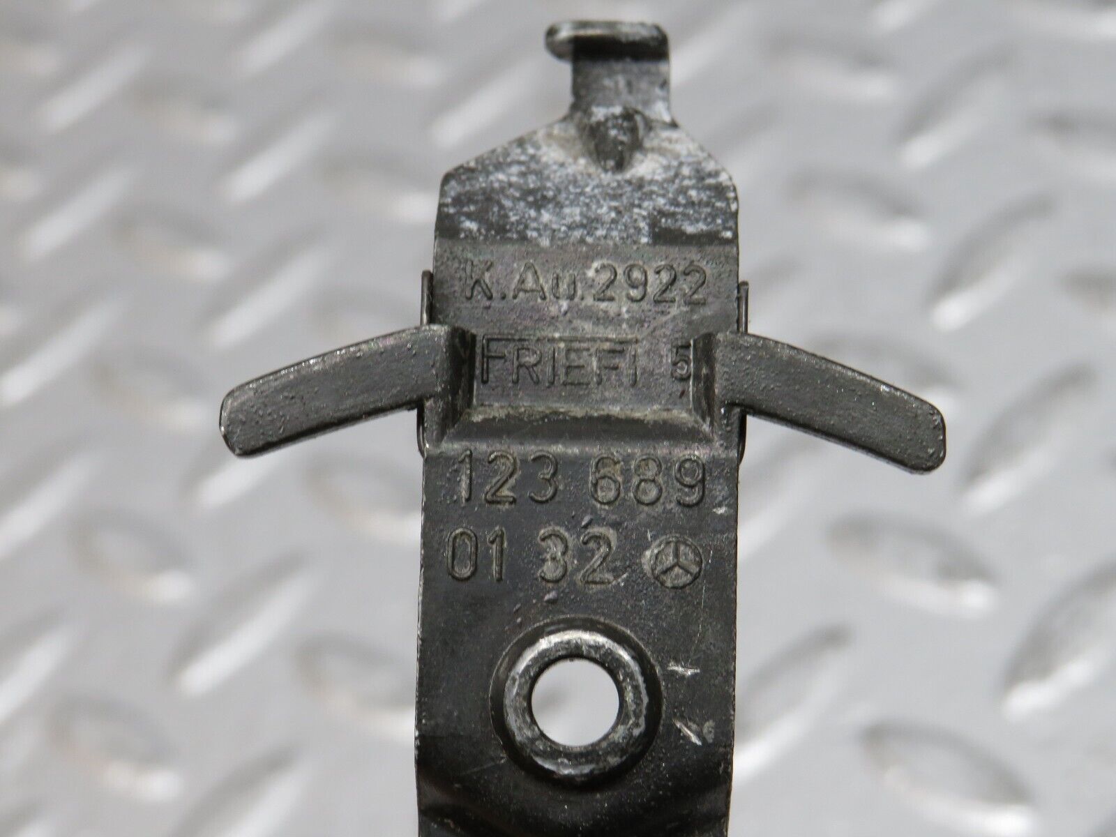 32293 Mercedes-Benz W123 230E Glove Box Lock Latch 1236890132