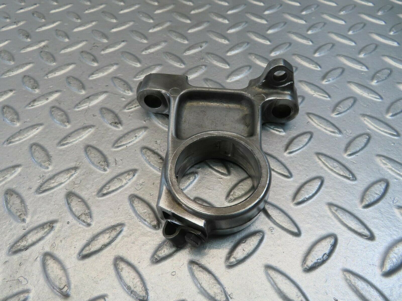 10964 Mercedes-Benz W115 220D Engine Camshaft Tower Bearing 6210511216