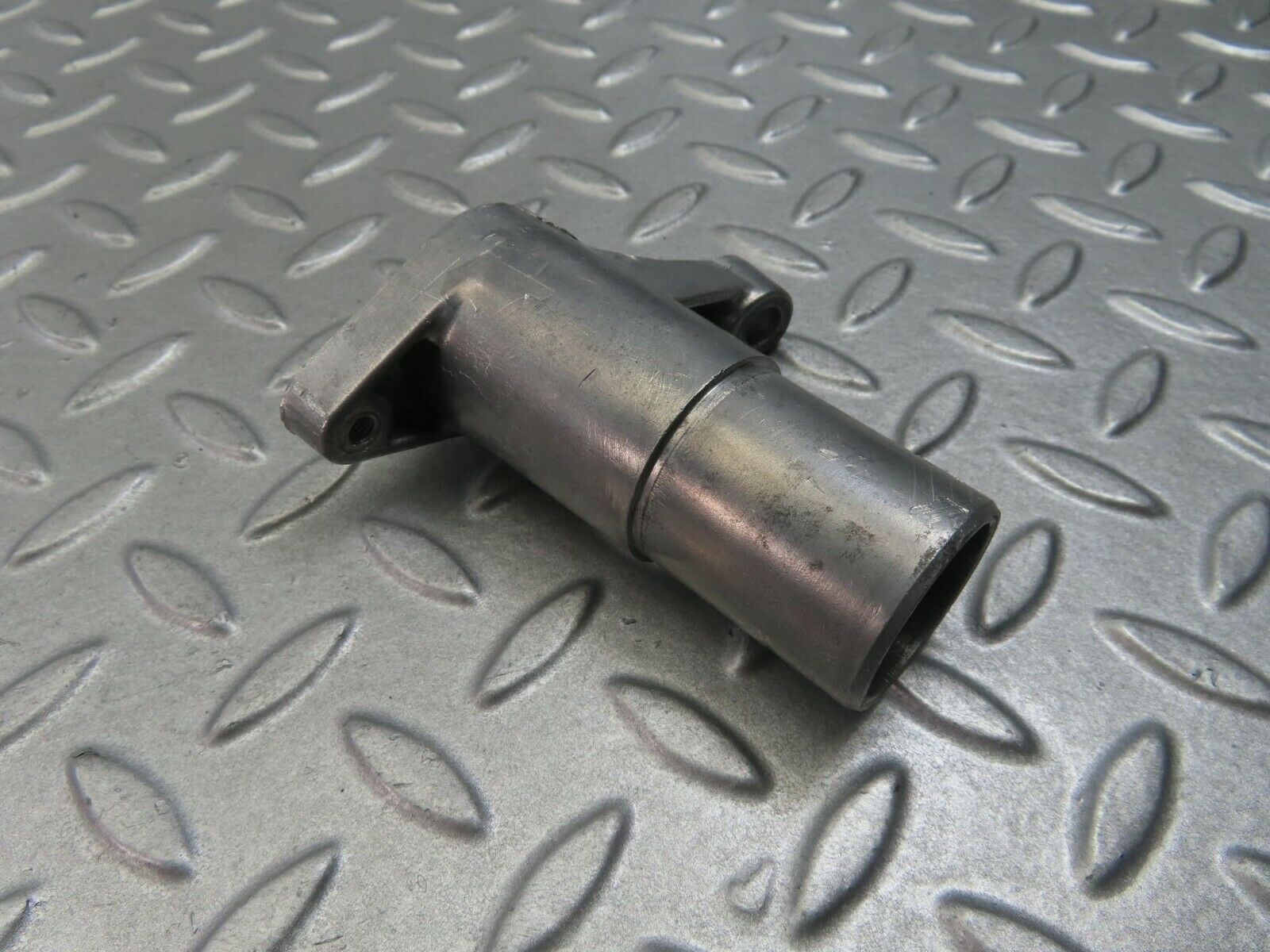 8364 Mercedes-Benz W115 Ignition Distributor Mount Bracke 1151580115