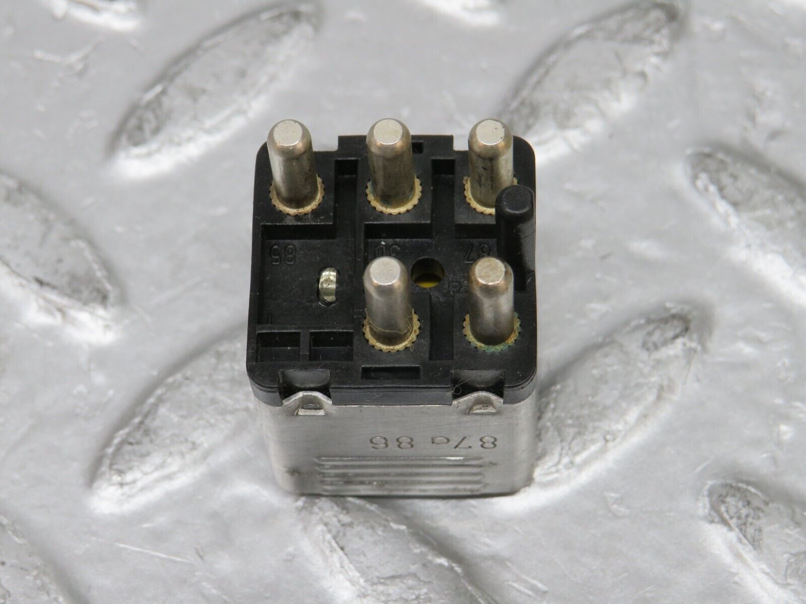 32472 Mercedes-Benz S124 300TE Wagon Multi Purpose Relay 0015420219