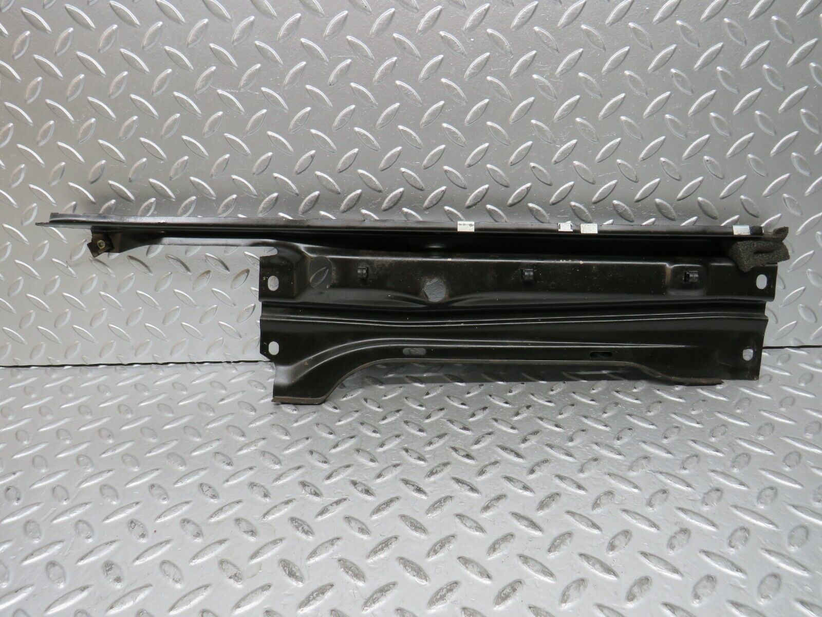 28990 Mercedes-Benz C124 320CE Coupe Rear Window Channel Support Left Side