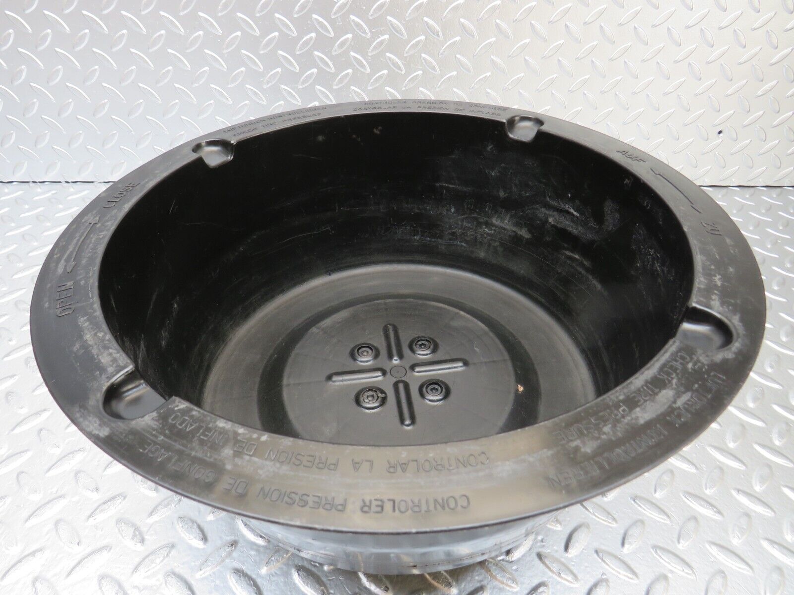 25218 Mercedes-Benz W201 190D Spare Wheel Holder 2018900007