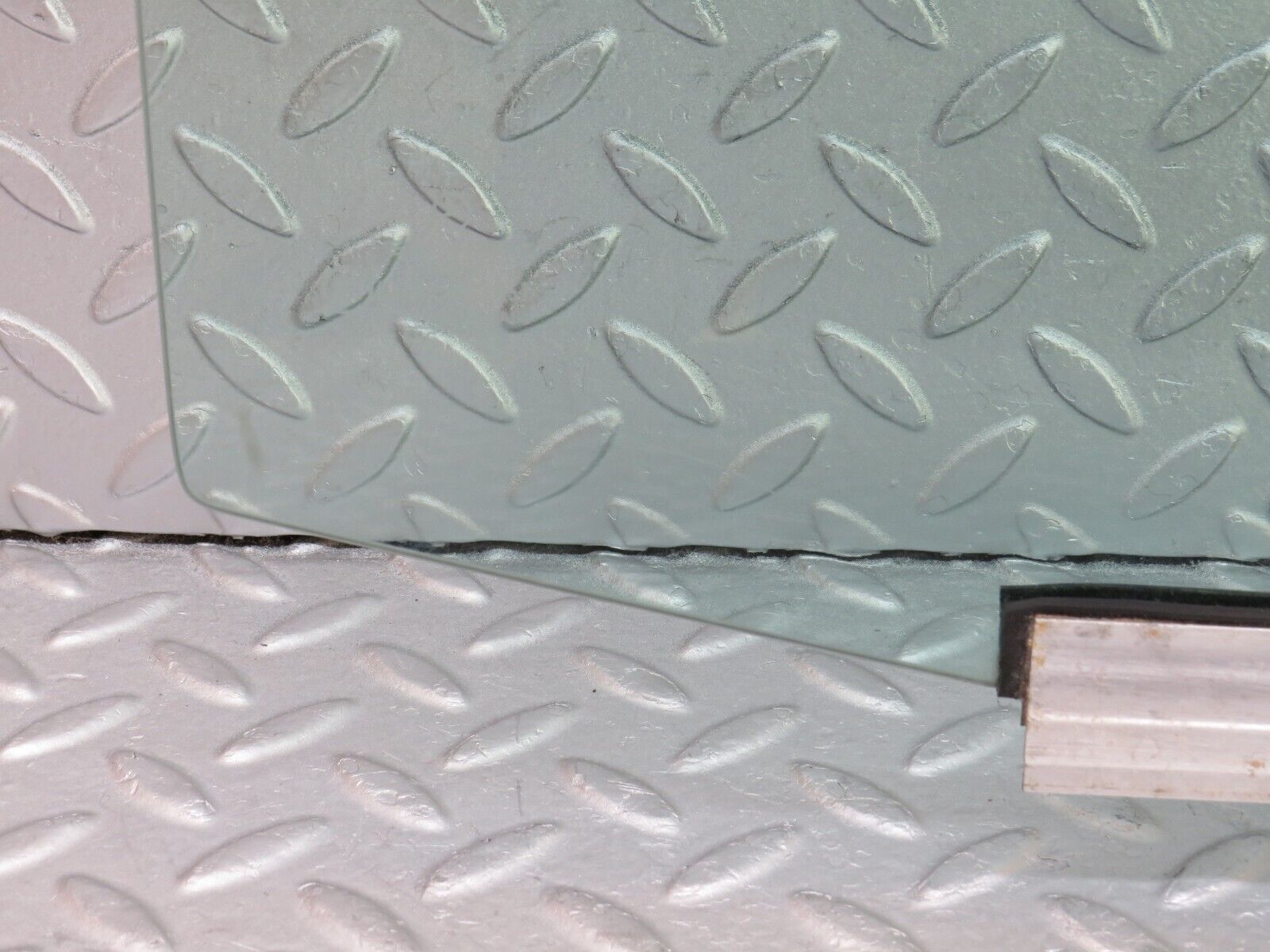 36566 Mercedes-Benz W201 190E 2.0L Rear Right Door Window Glass