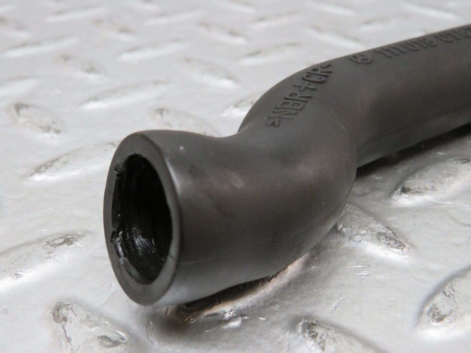 26427 Mercedes-Benz C124 220CE Coupe Crank Case Breather Hose 1110180182