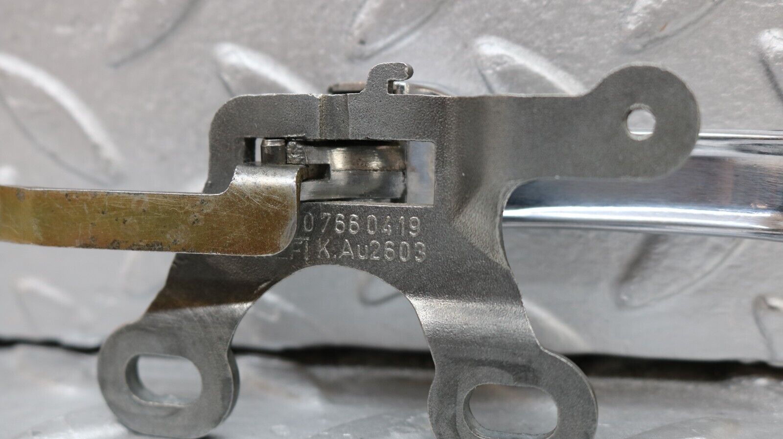 37262 Mercedes-Benz W109 300SEL Front Right Interior Door Handle 1107660419