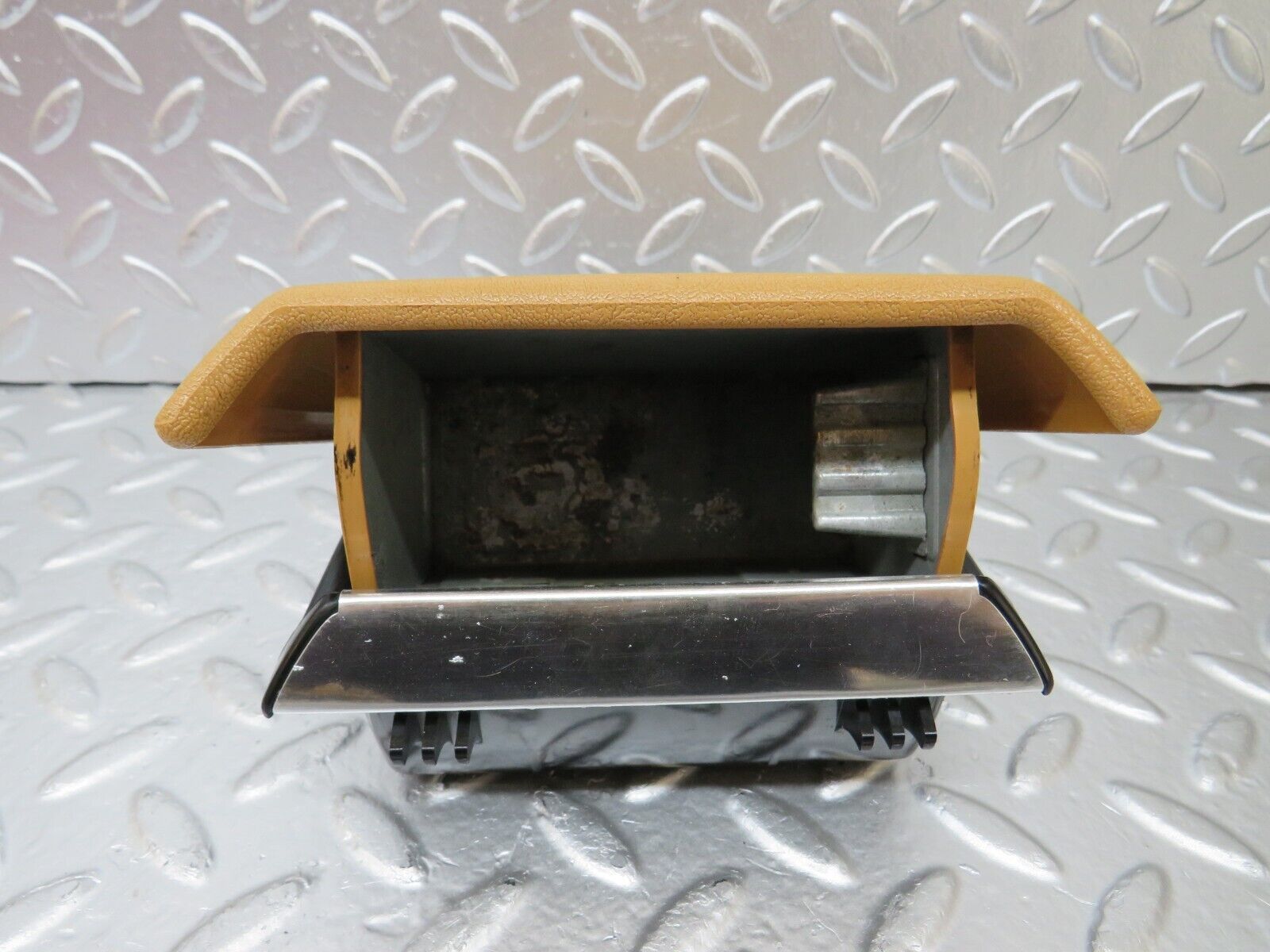 25493 Mercedes-Benz W123 200 Rear Ashtray Palomino