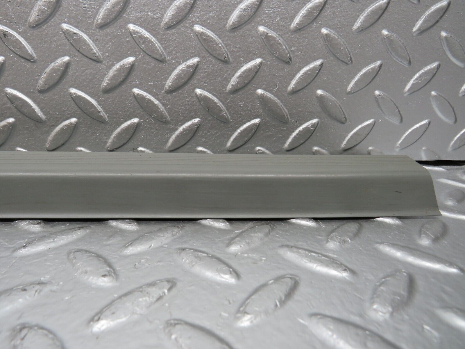 31208 Mercedes-Benz S124 220TE Wagon Rear Right Door Sill Trim