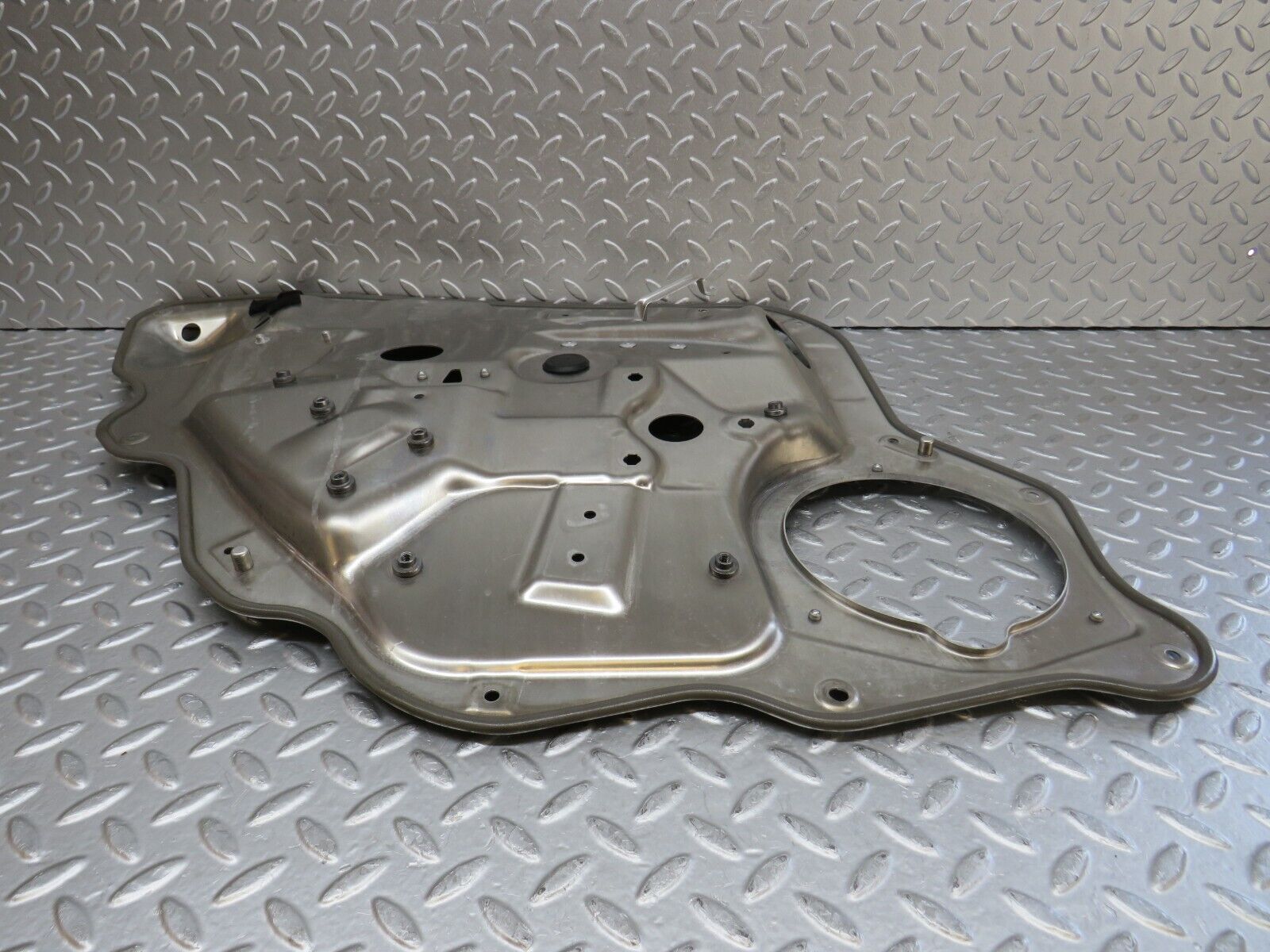 35106 Mercedes-Benz W221 Rear Right Window Regulator Support Panel