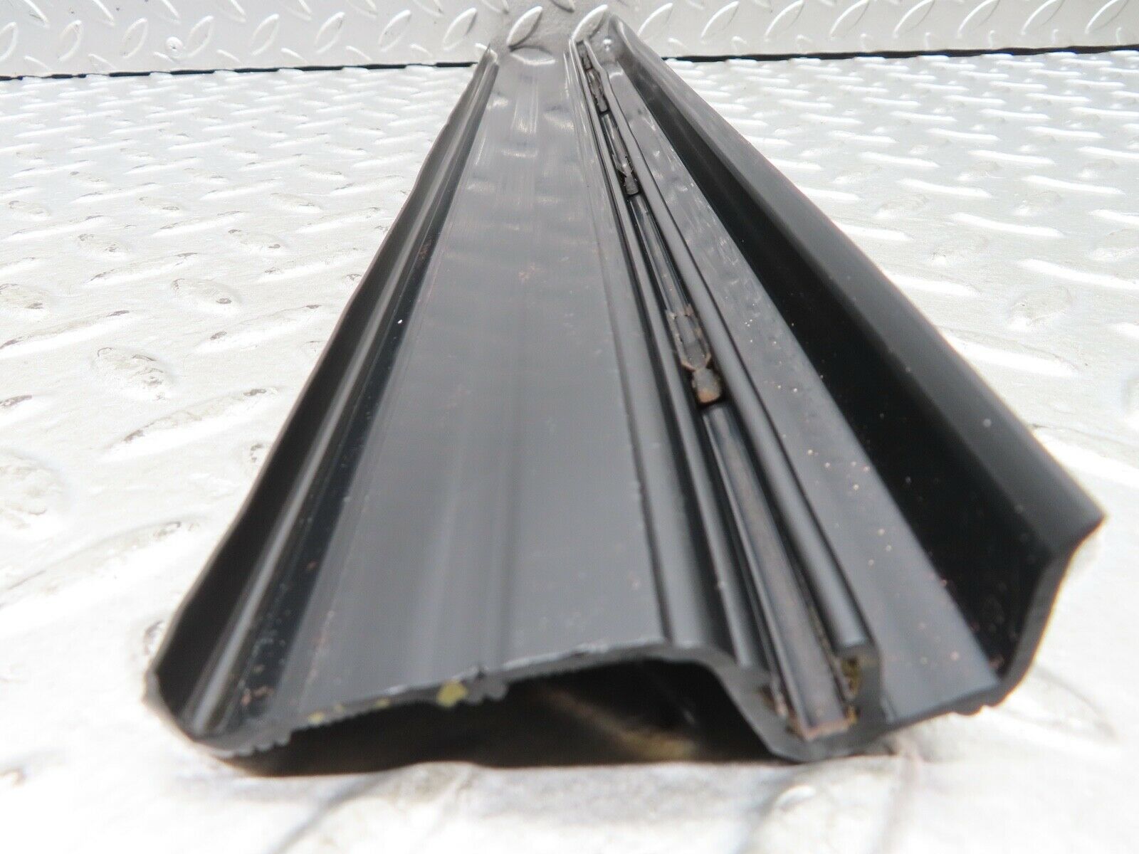 19059 Mercedes-Benz W123 300D Rear Right Door Sill Trim Black
