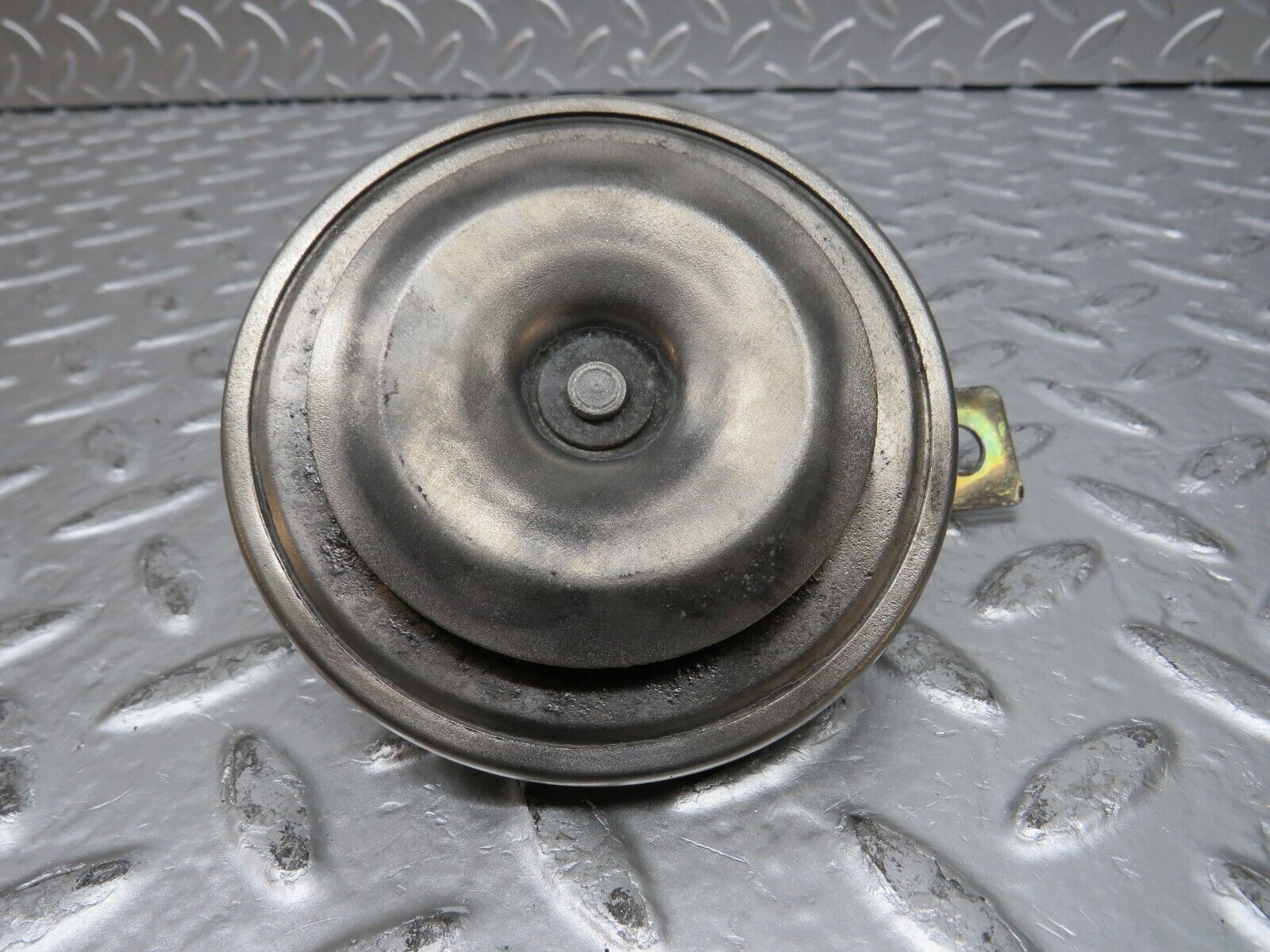 30617 Mercedes-Benz W201 190E 2.0L Horn Hella 002952