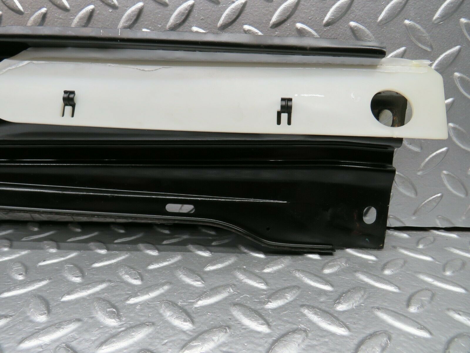 22338 Mercedes-Benz C124 E220 Coupe Rear Window Channel Support Left Side