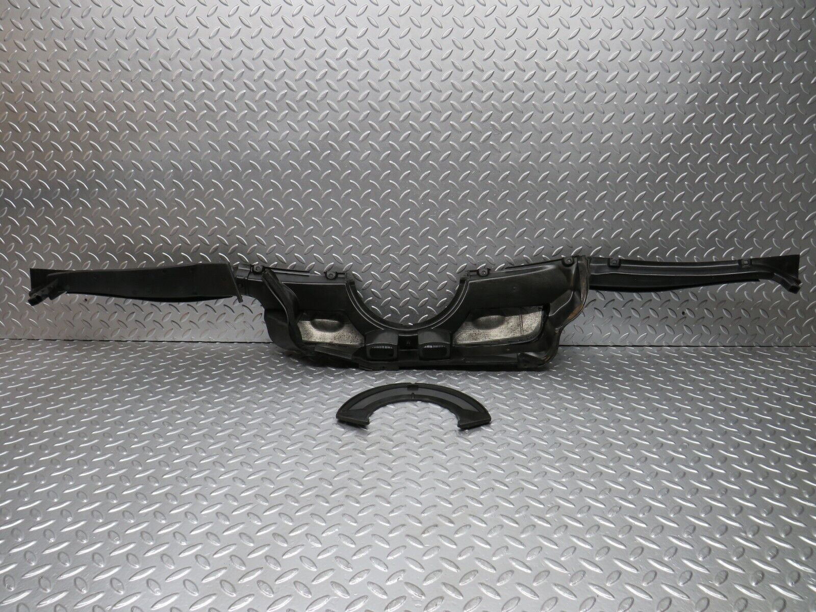 30452 Mercedes-Benz W124 230E Wiper Mechanism Cover Panel 1246200978