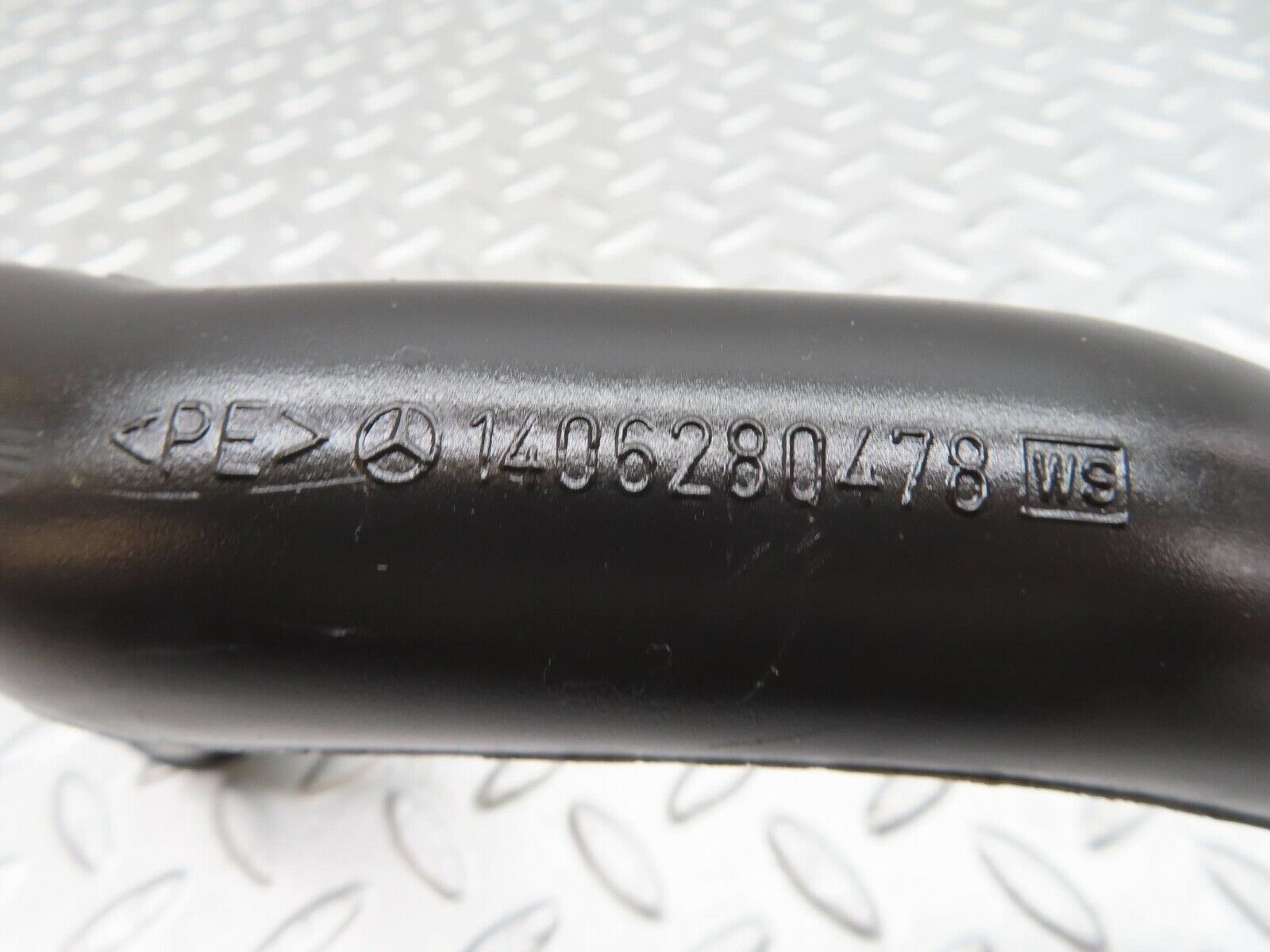 14905 Mercedes-Benz W140 S320 Engine Bay Water Drain Right Side 1406280478