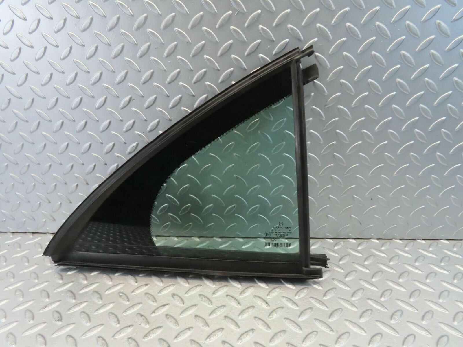 11196 Mercedes-Benz W221 S320 Rear Right Quarter Window Glass