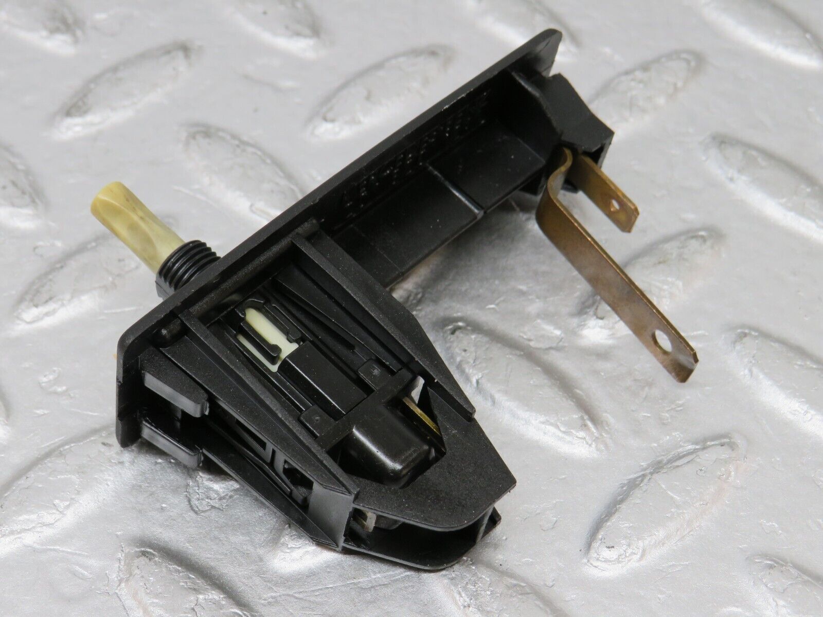 36054 Mercedes-Benz W126 420SE Trunk Boot Light Switch 2018201211