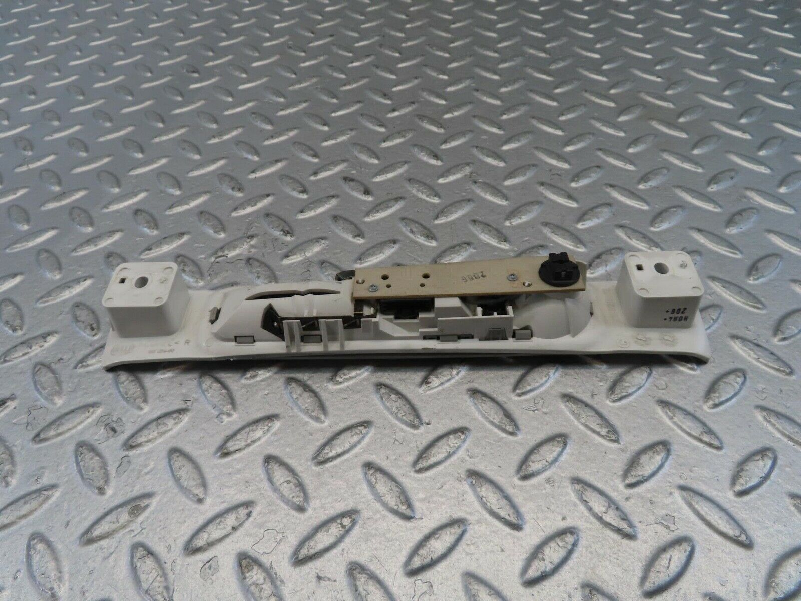 11111 Mercedes-Benz W221 S320 Interior Rear Right Roof Light 2218201201