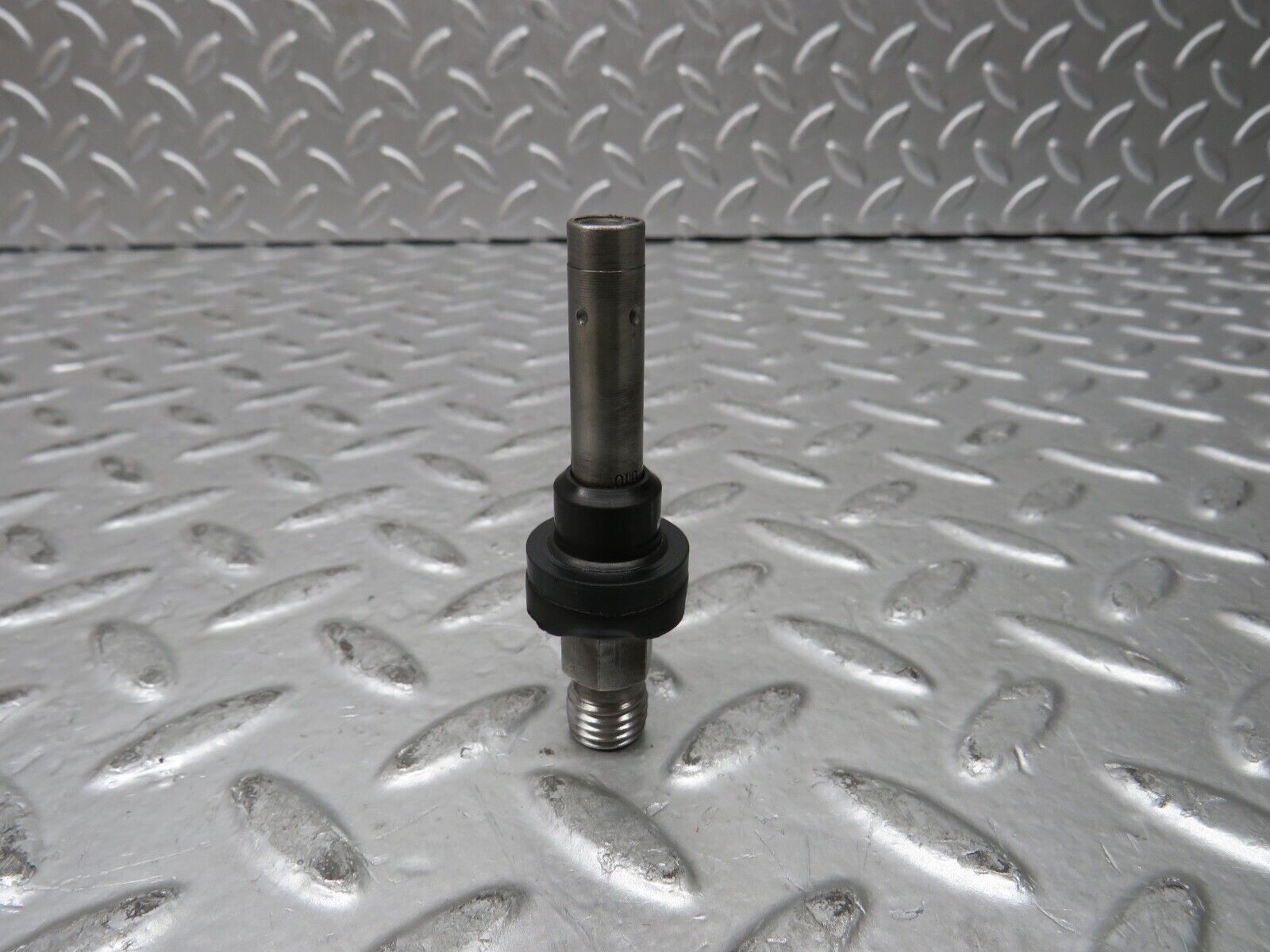 28663 Mercedes-Benz W123 230E Fuel Injector Bosch 0437502010