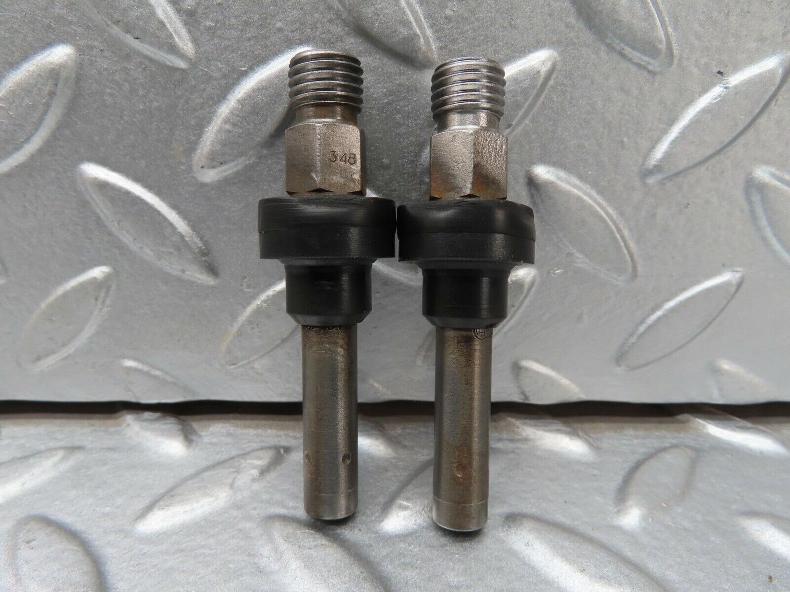 15330 Mercedes-Benz W123 230E 2x Fuel Injectors Bosch 0437502010