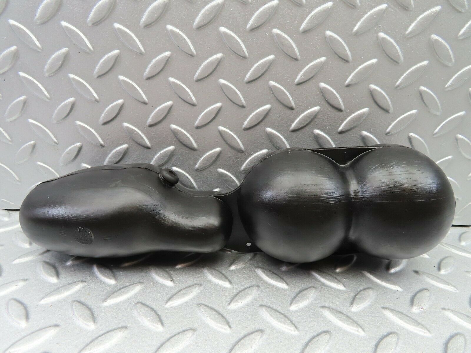 6318 Mercedes-Benz W126 380SE Vacuum Reservoir